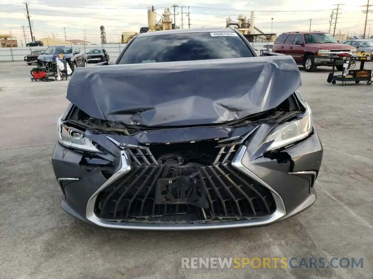 5 Photograph of a damaged car 58ADZ1B1XPU149476 LEXUS ES350 2023