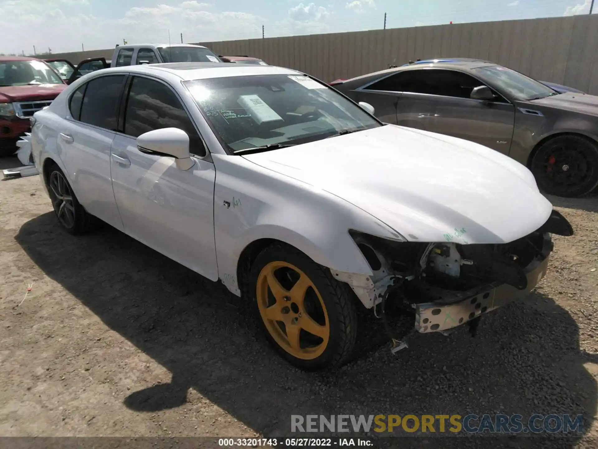 1 Photograph of a damaged car JTHBZ1BL0KA016917 LEXUS GS 2019