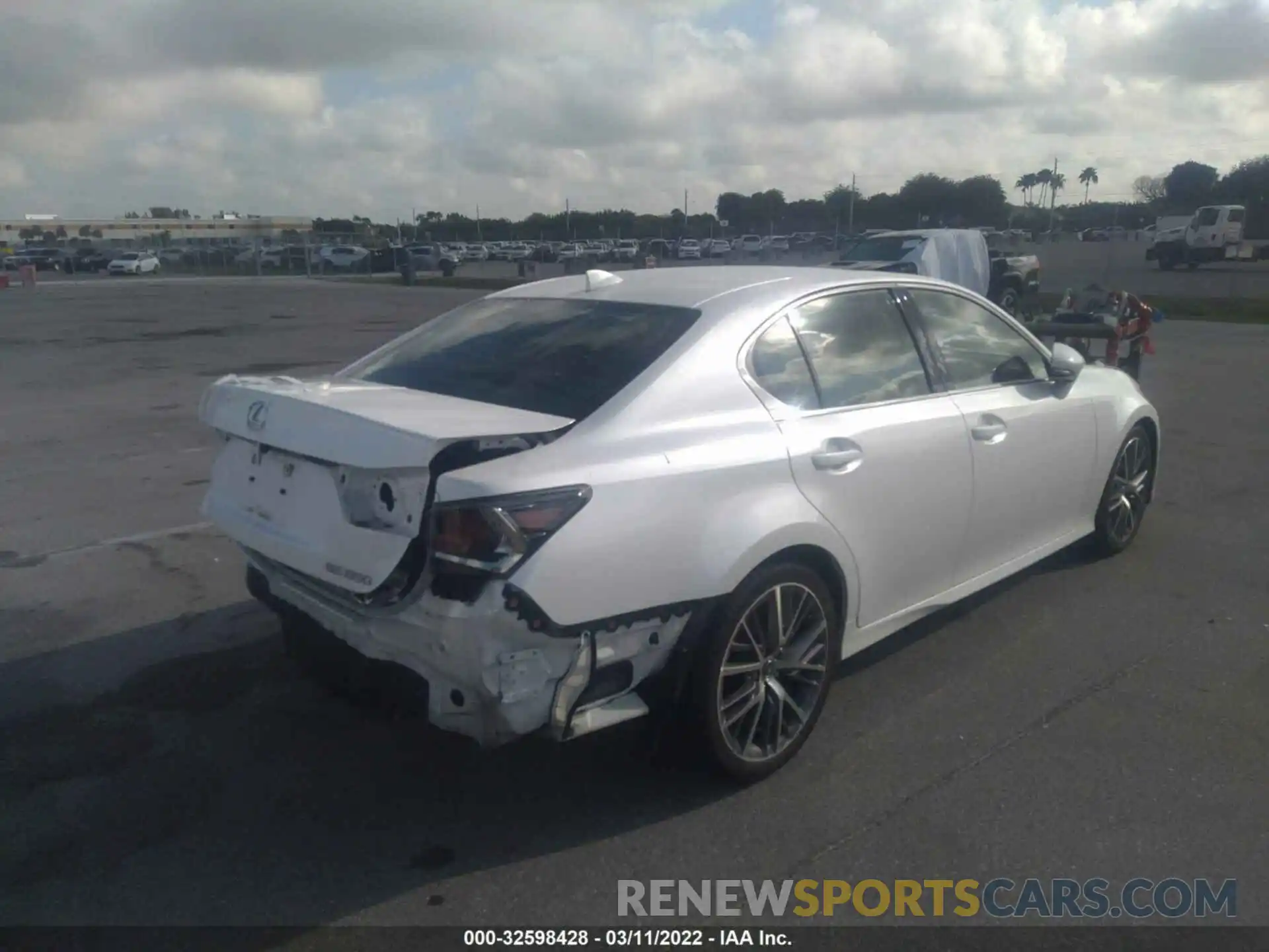 4 Photograph of a damaged car JTHBZ1BL5KA017755 LEXUS GS 2019