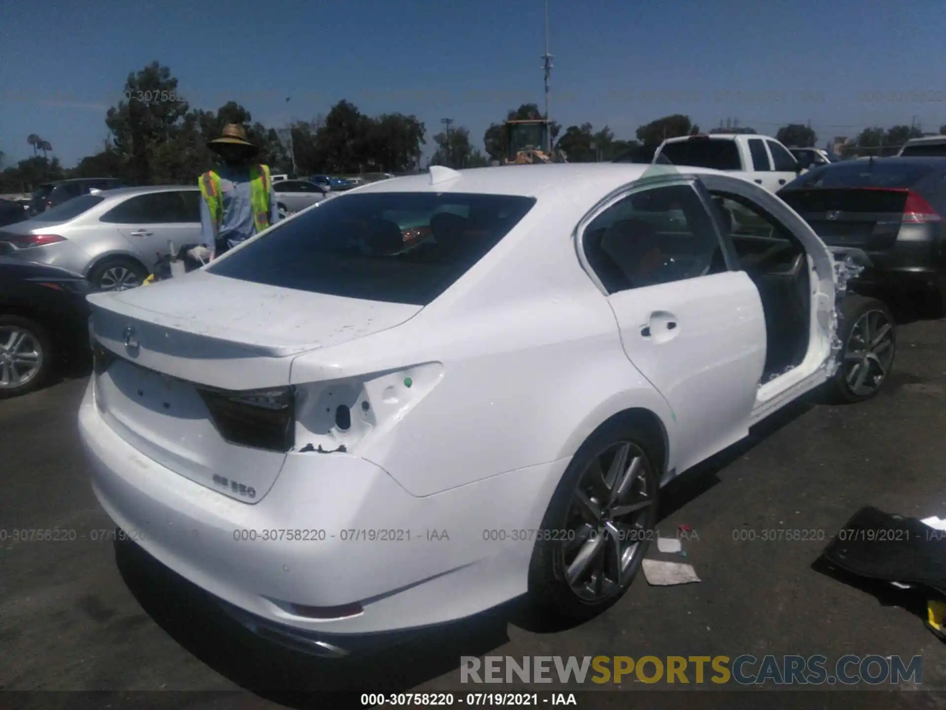 4 Photograph of a damaged car JTHBZ1BL6KA018980 LEXUS GS 2019