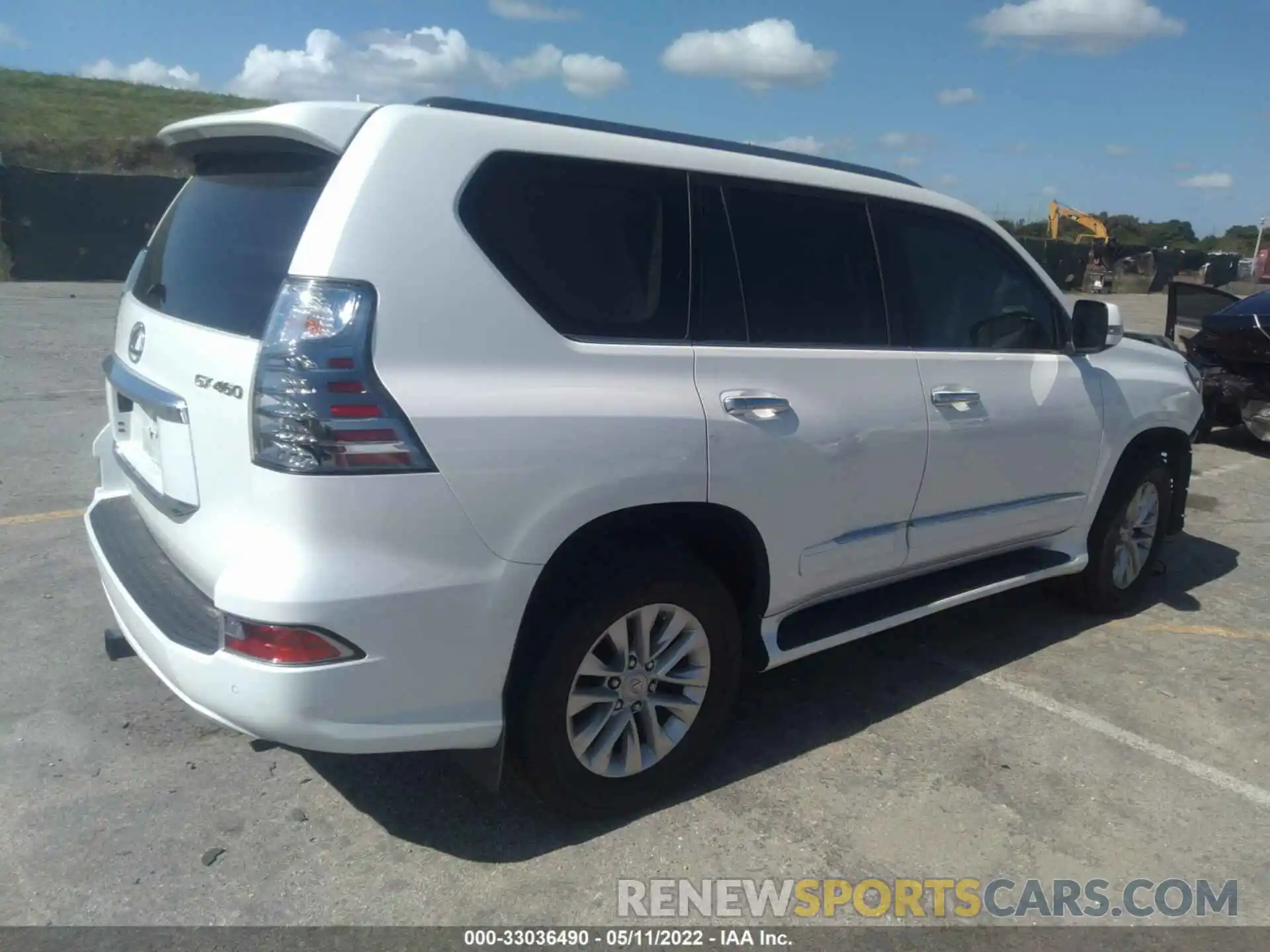 4 Photograph of a damaged car JTJBM7FX0K5231803 LEXUS GX 2019