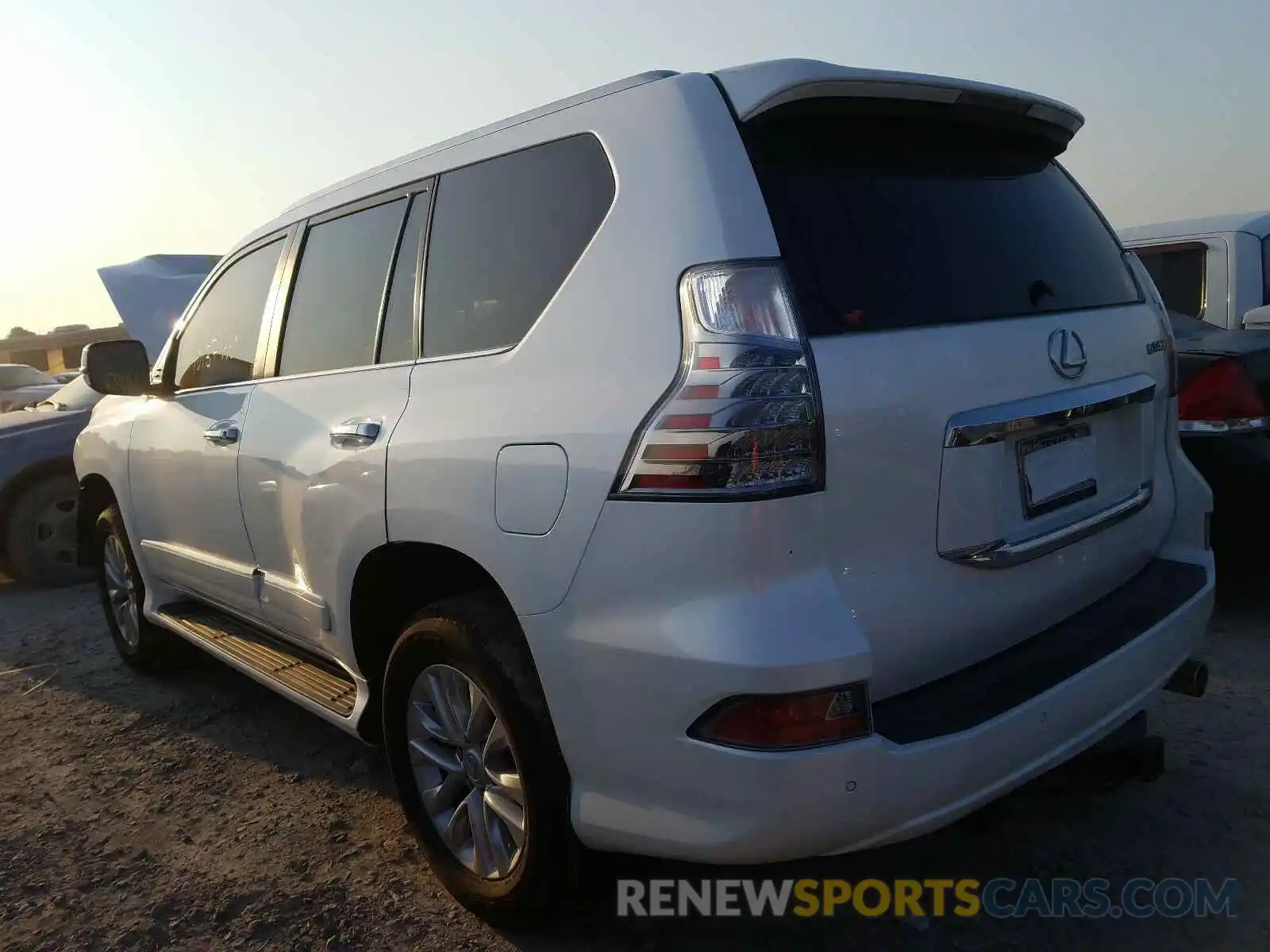 3 Фотография поврежденного автомобиля JTJBM7FX1K5213844 LEXUS GX 2019