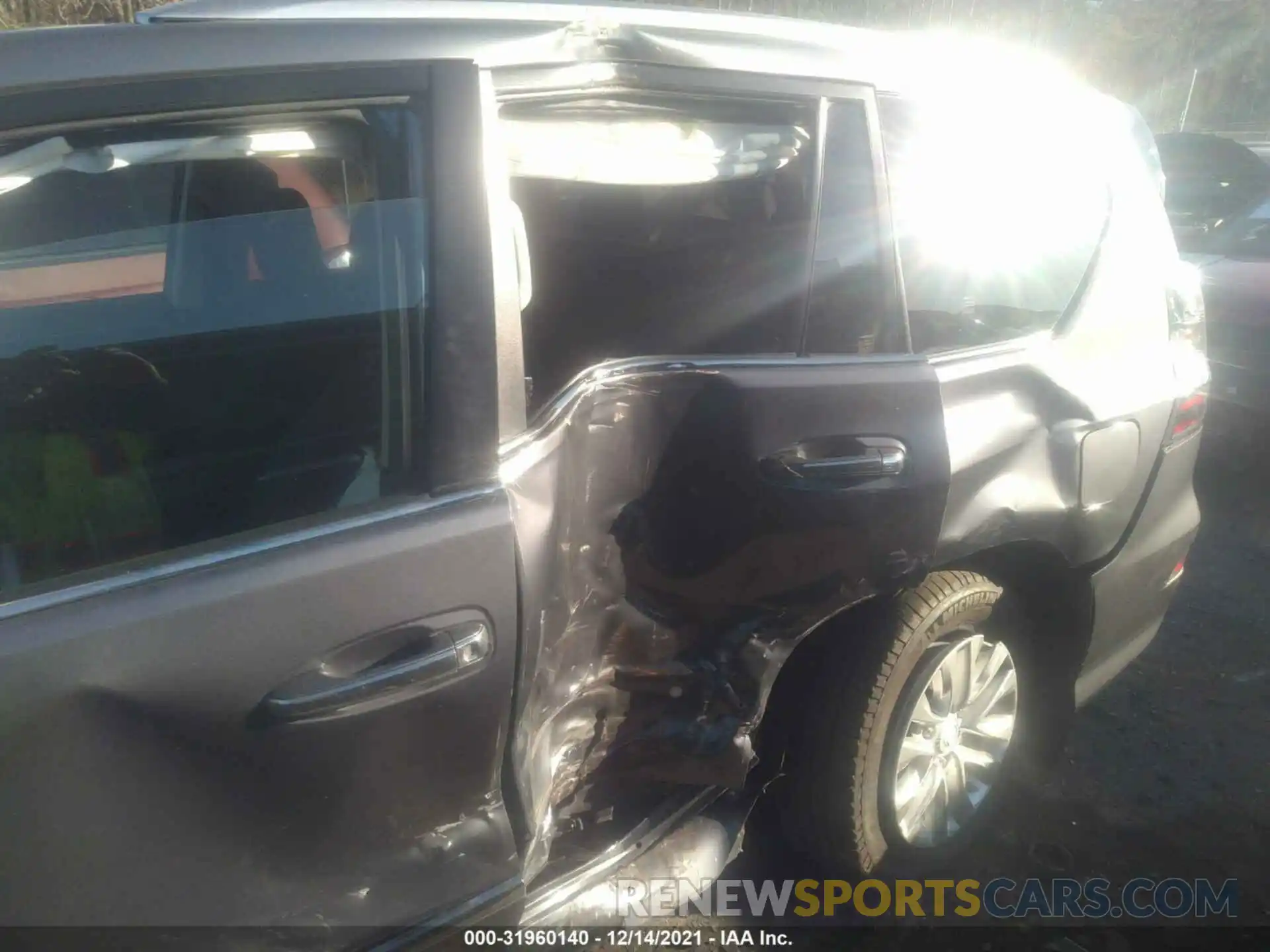 6 Photograph of a damaged car JTJBM7FX1K5223984 LEXUS GX 2019