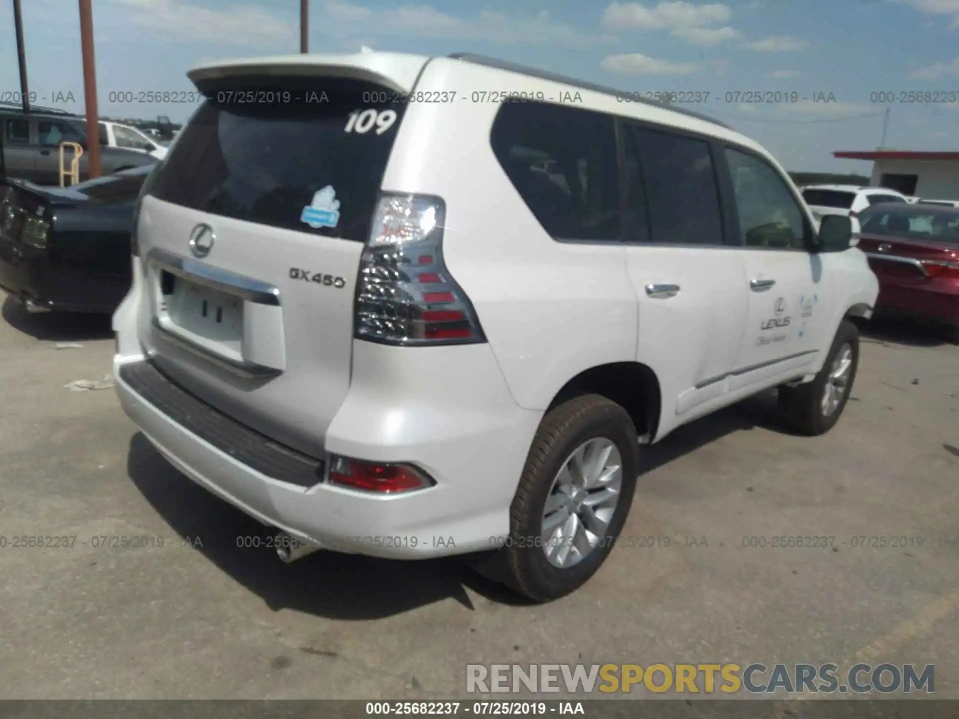 4 Фотография поврежденного автомобиля JTJBM7FX1K5229610 LEXUS GX 2019