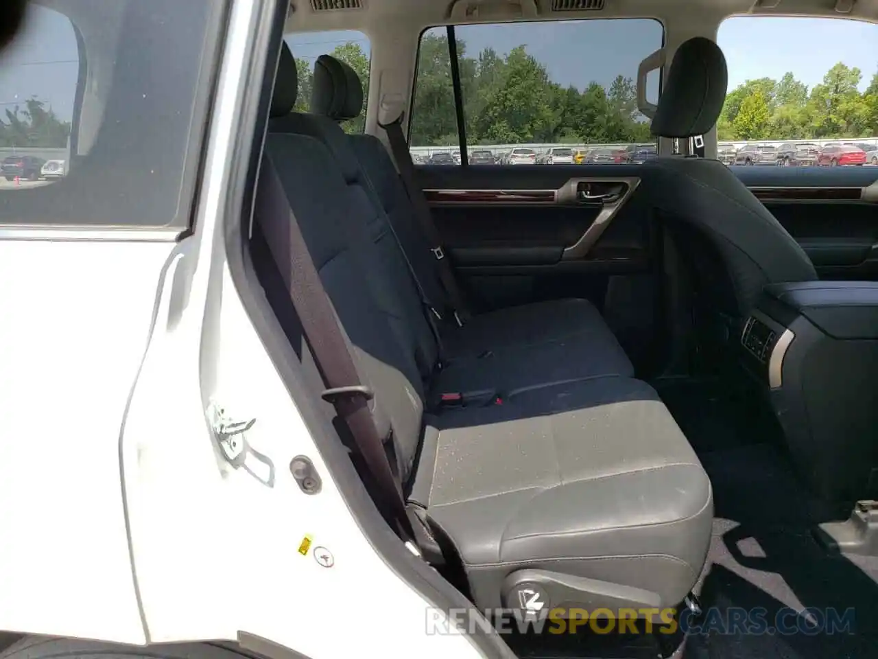 6 Photograph of a damaged car JTJBM7FX1K5234709 LEXUS GX 2019