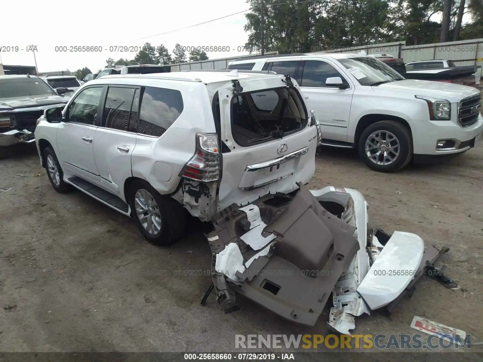 3 Photograph of a damaged car JTJBM7FX2K5214355 LEXUS GX 2019