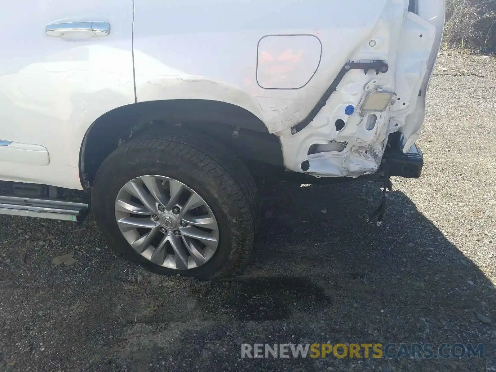 9 Photograph of a damaged car JTJBM7FX4K5214678 LEXUS GX 2019