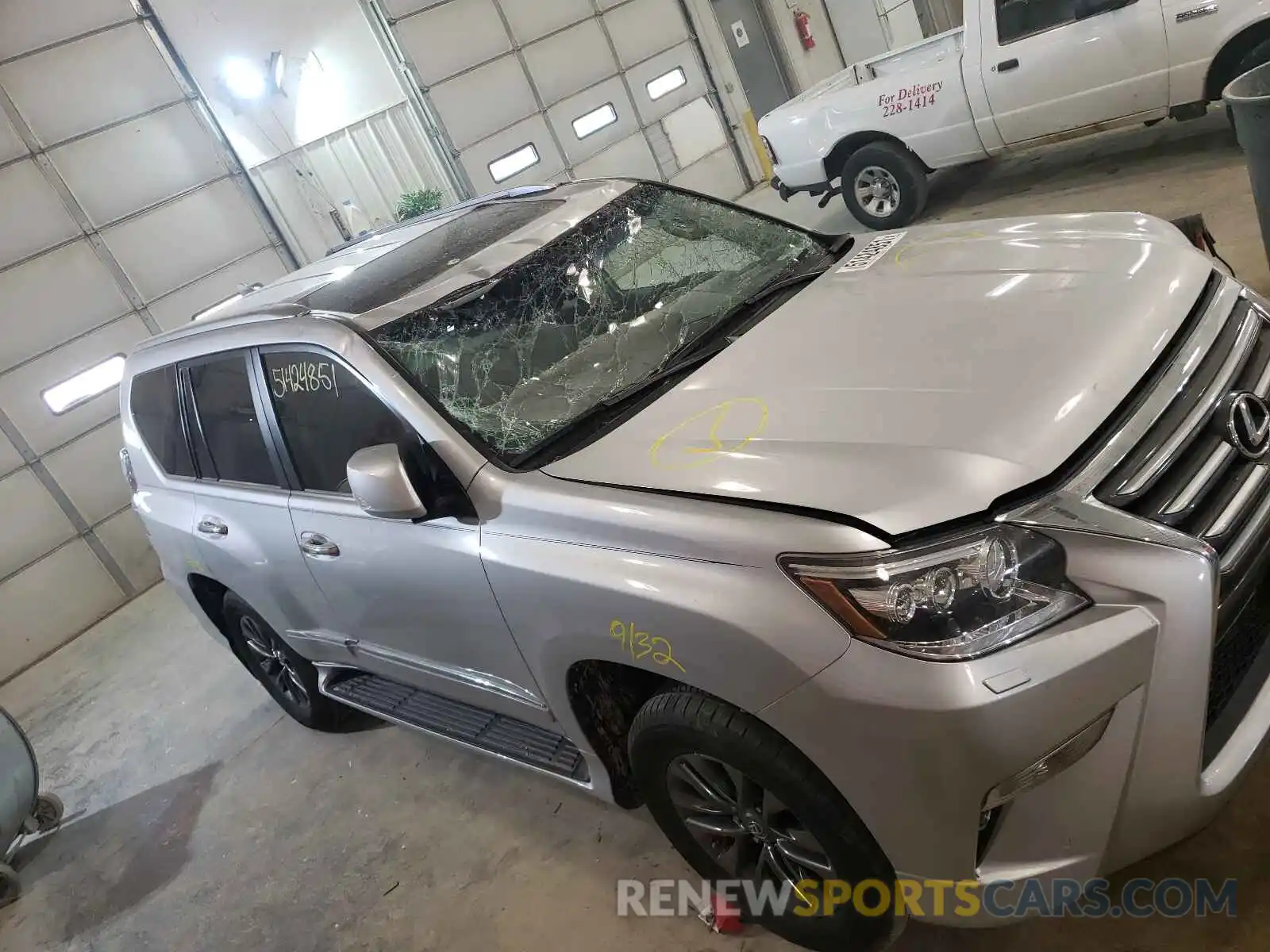 9 Photograph of a damaged car JTJBM7FX4K5225972 LEXUS GX 2019