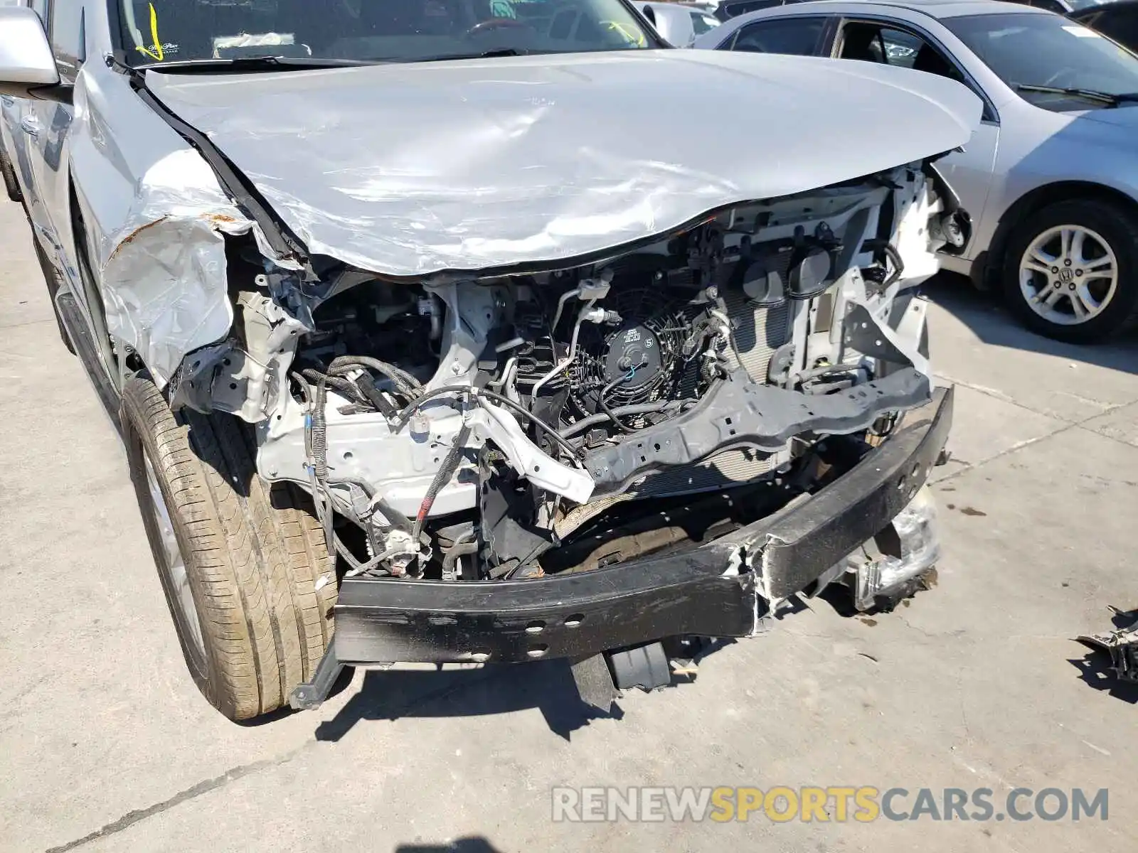 9 Photograph of a damaged car JTJBM7FX5K5214110 LEXUS GX 2019