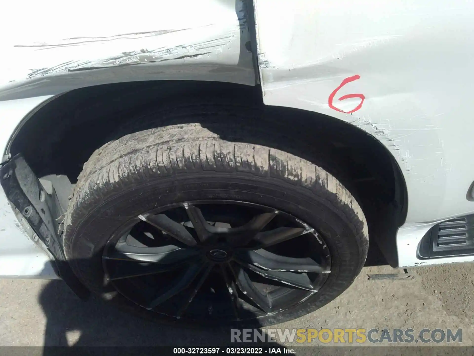 14 Photograph of a damaged car JTJBM7FX6K5221843 LEXUS GX 2019