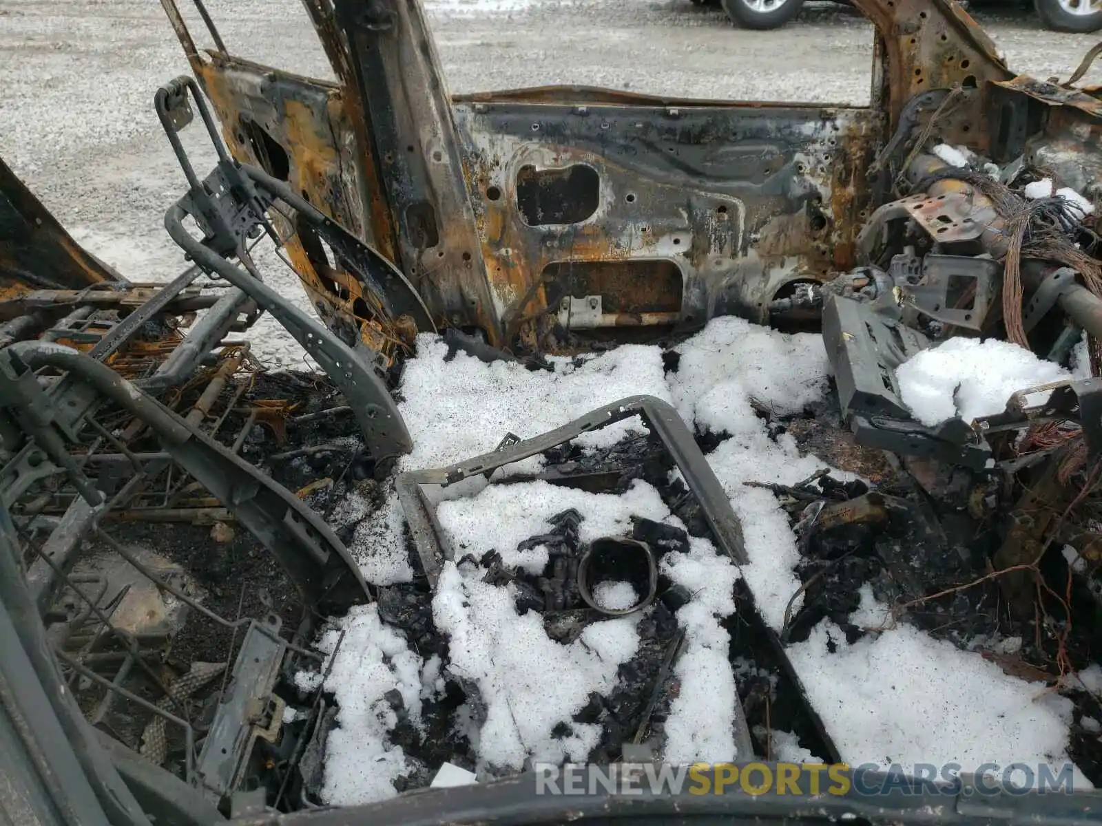 5 Photograph of a damaged car JTJBM7FX6K5239940 LEXUS GX 2019