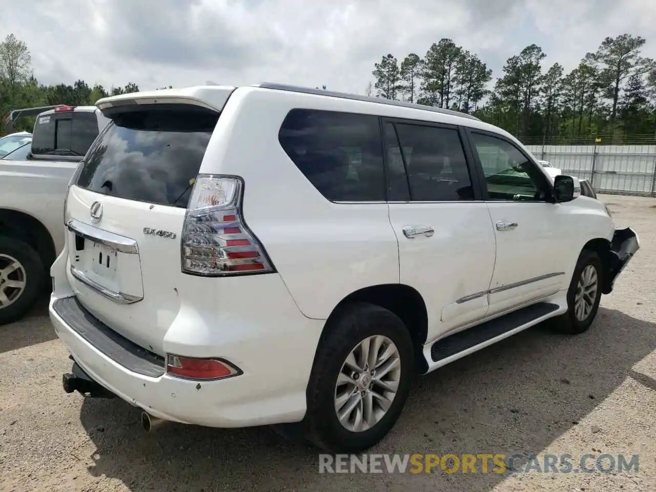 4 Photograph of a damaged car JTJBM7FX7K5237761 LEXUS GX 2019