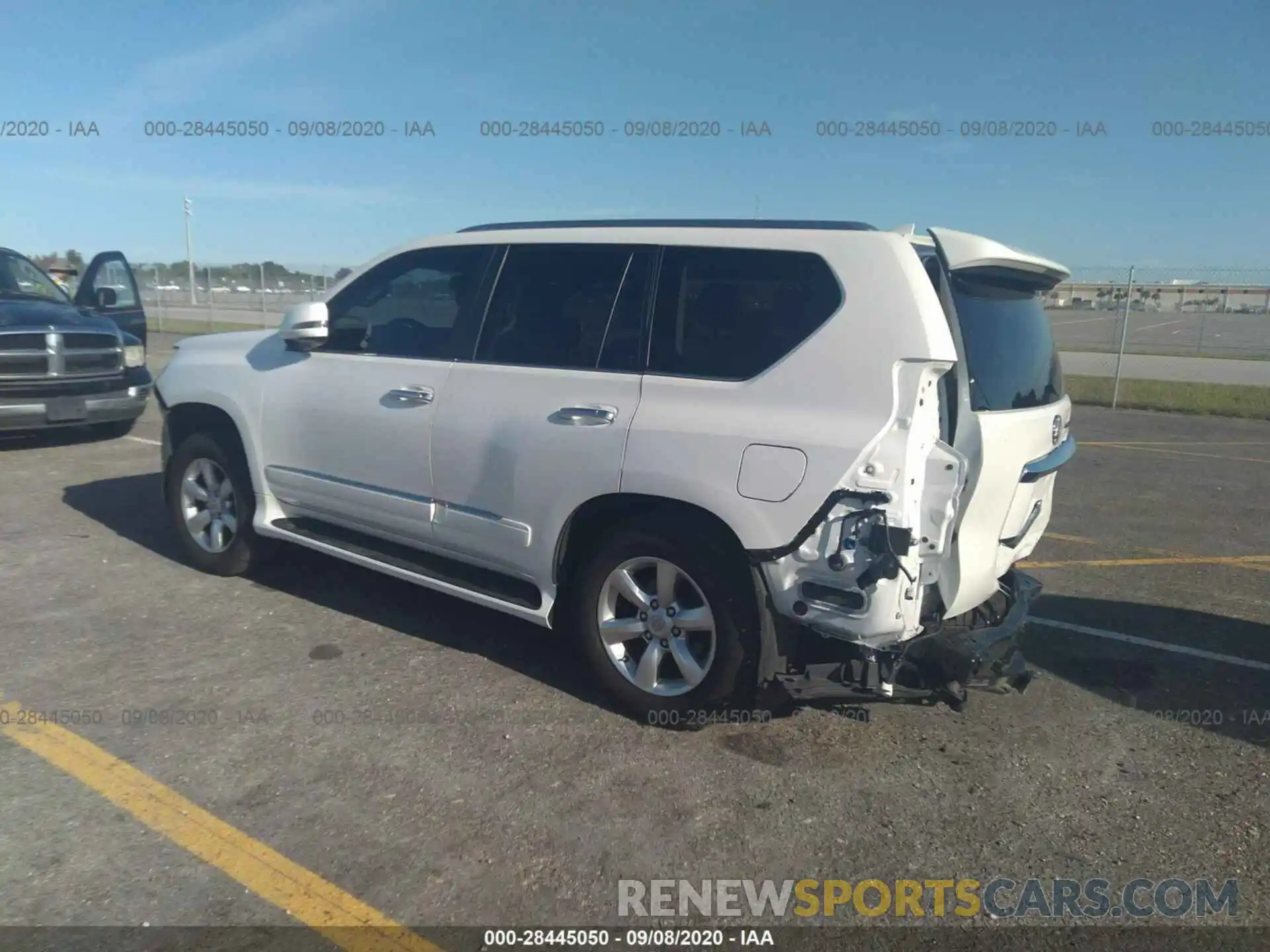 3 Photograph of a damaged car JTJBM7FX8K5215753 LEXUS GX 2019