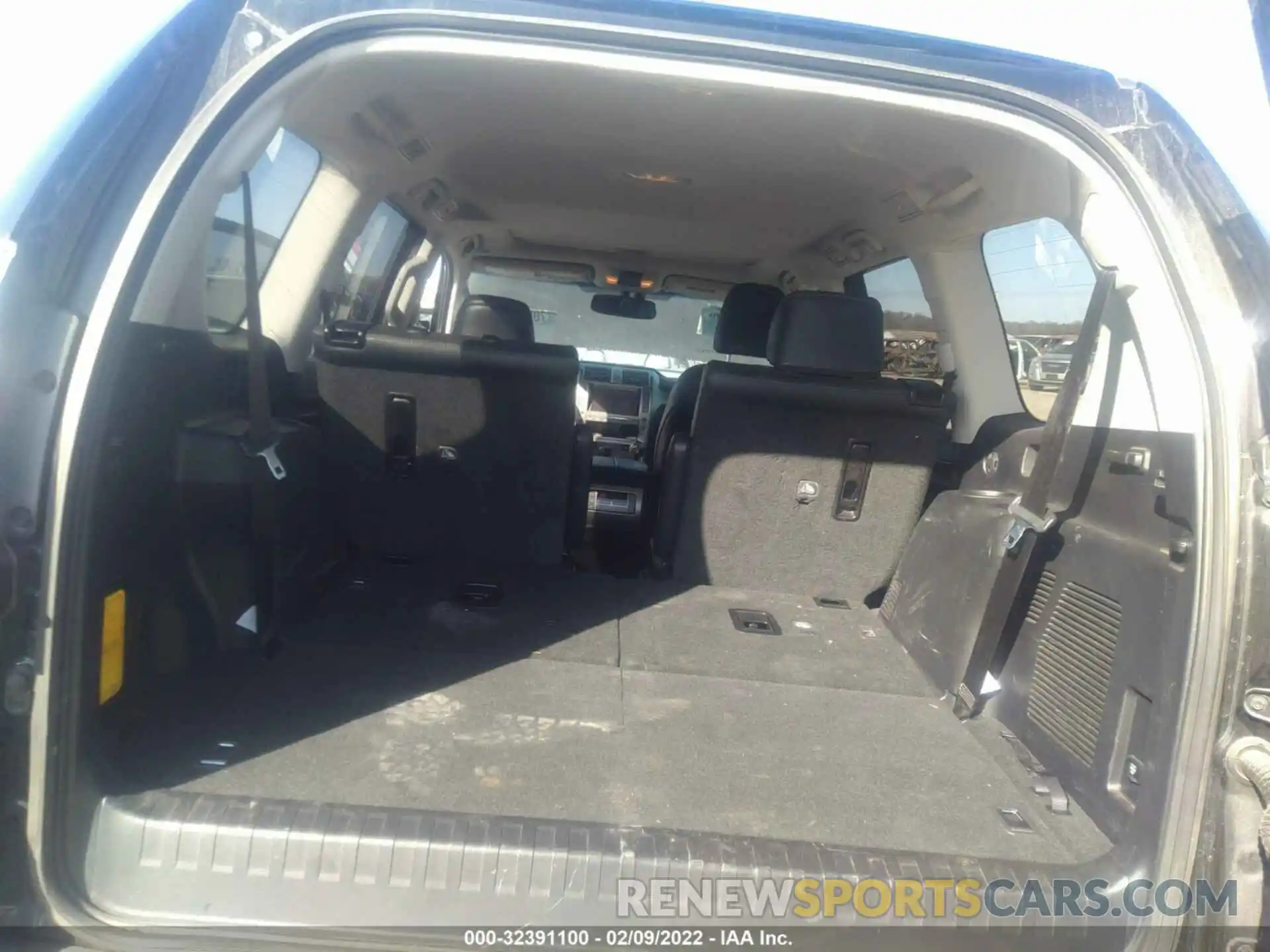 8 Photograph of a damaged car JTJBM7FX8K5215851 LEXUS GX 2019