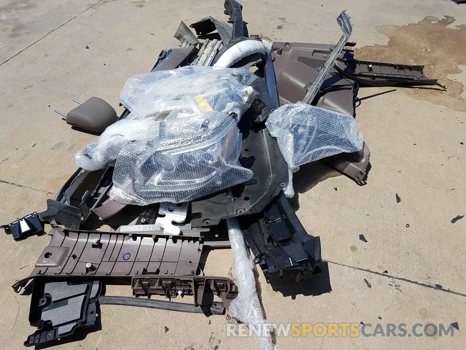 9 Photograph of a damaged car JTJBM7FX8K5228244 LEXUS GX 2019