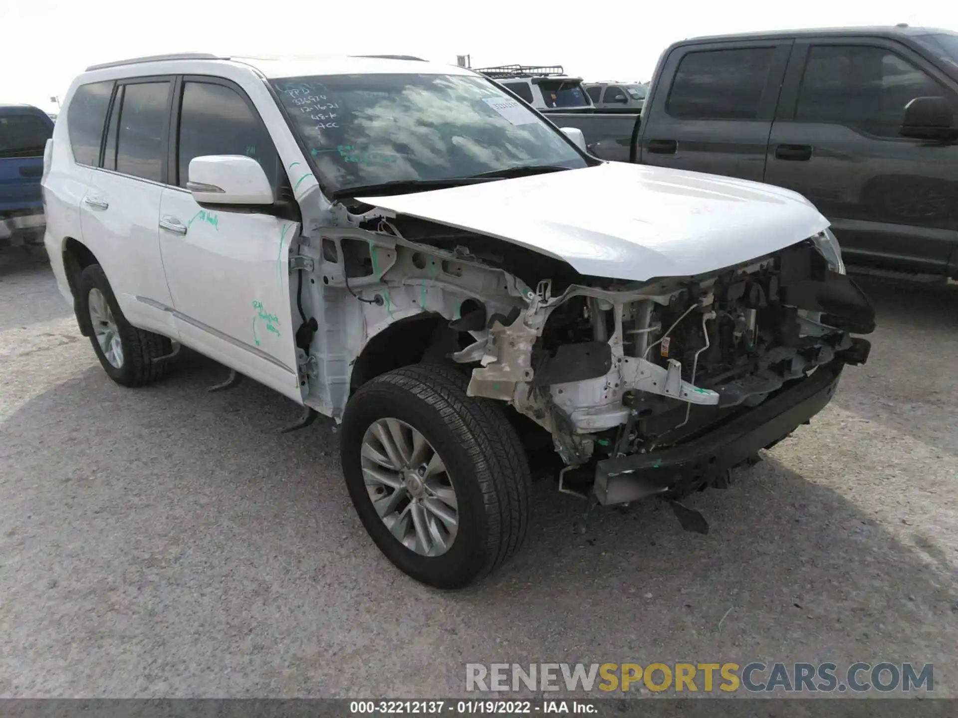 1 Photograph of a damaged car JTJBM7FXXK5221795 LEXUS GX 2019