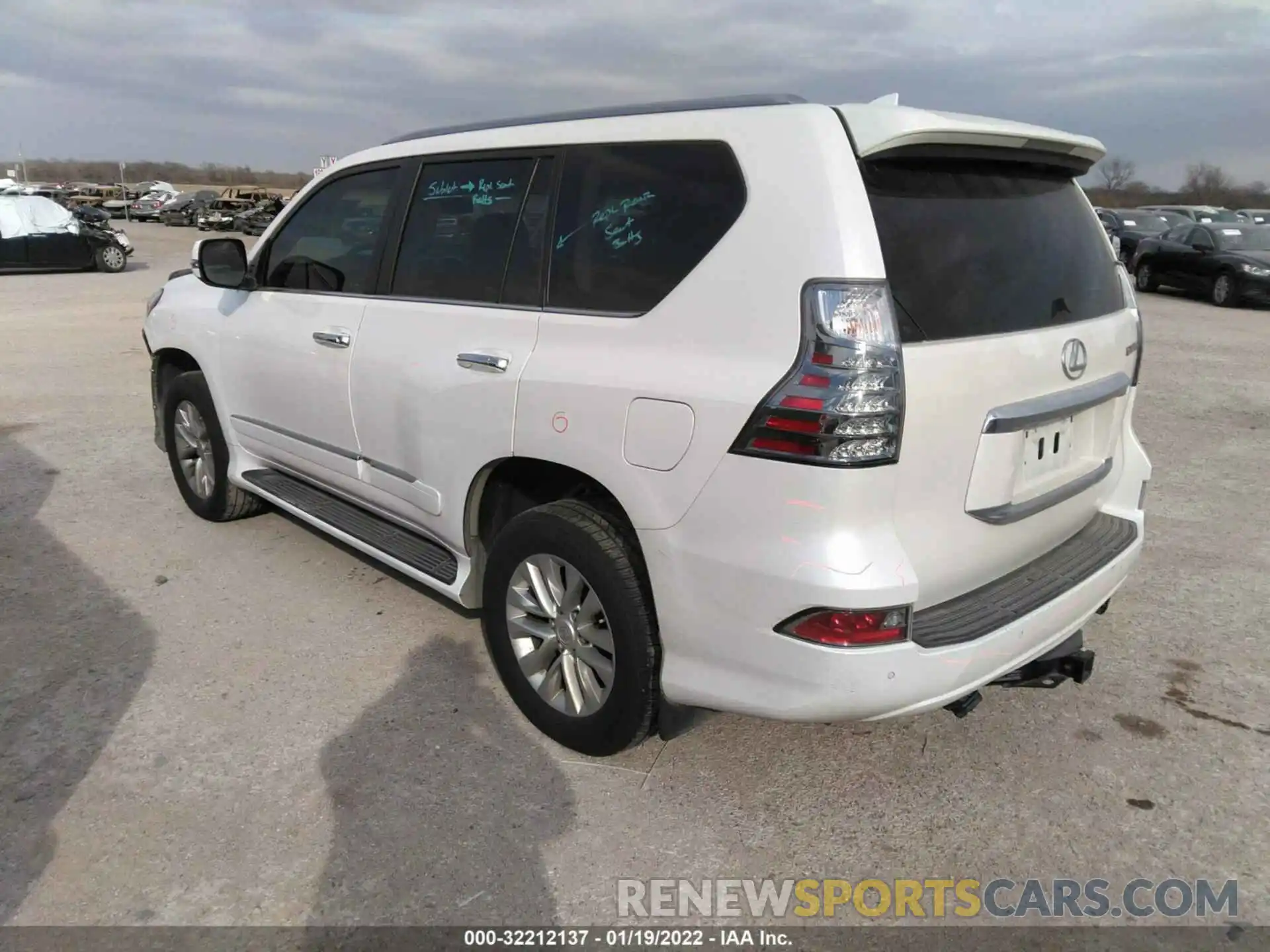 3 Фотография поврежденного автомобиля JTJBM7FXXK5221795 LEXUS GX 2019