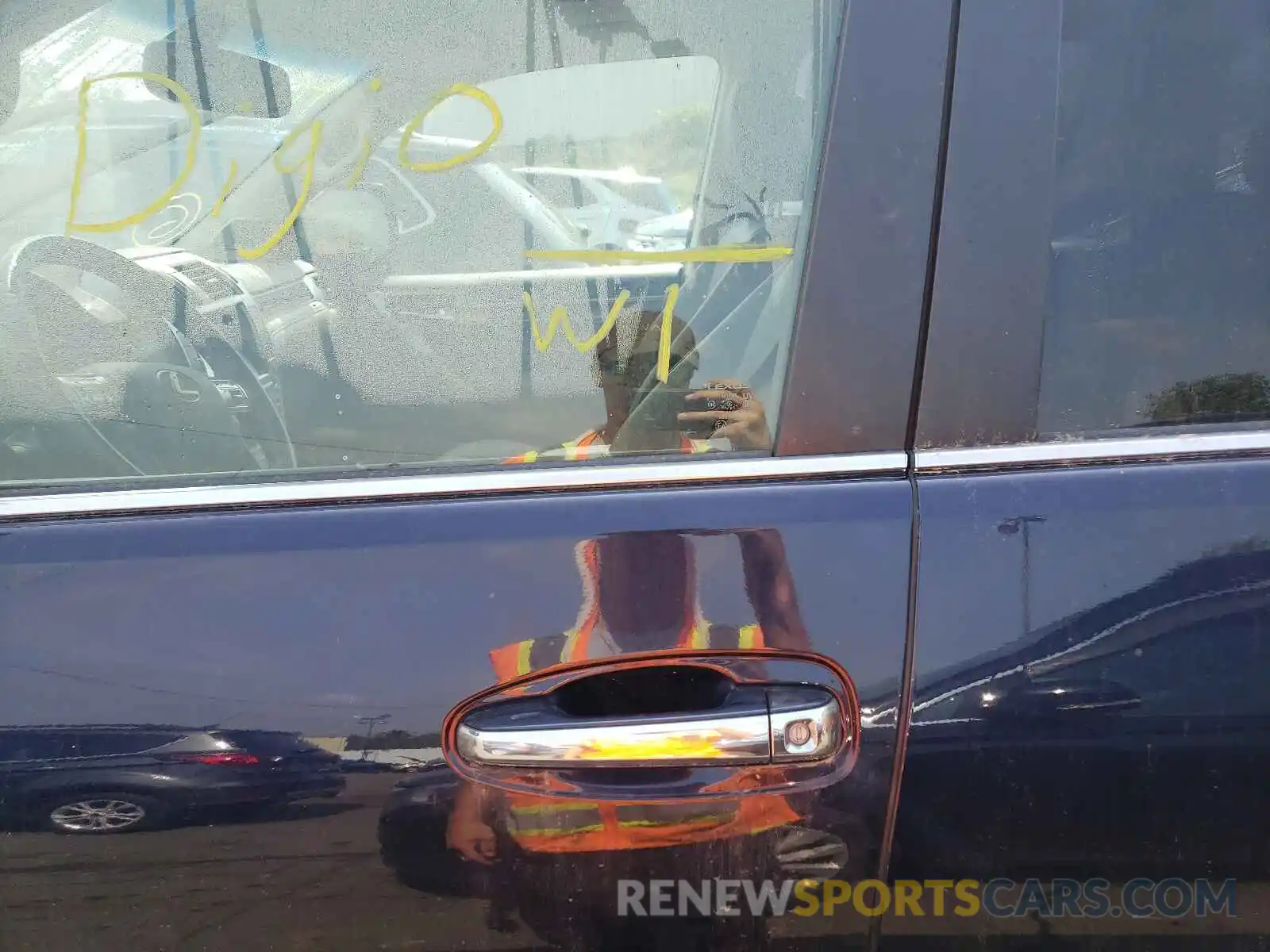 9 Photograph of a damaged car JTJBM7FXXK5226950 LEXUS GX 2019