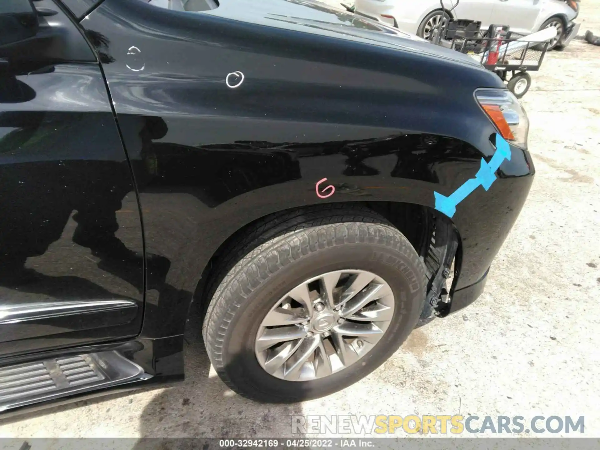 15 Photograph of a damaged car JTJJM7FX9K5220021 LEXUS GX 2019