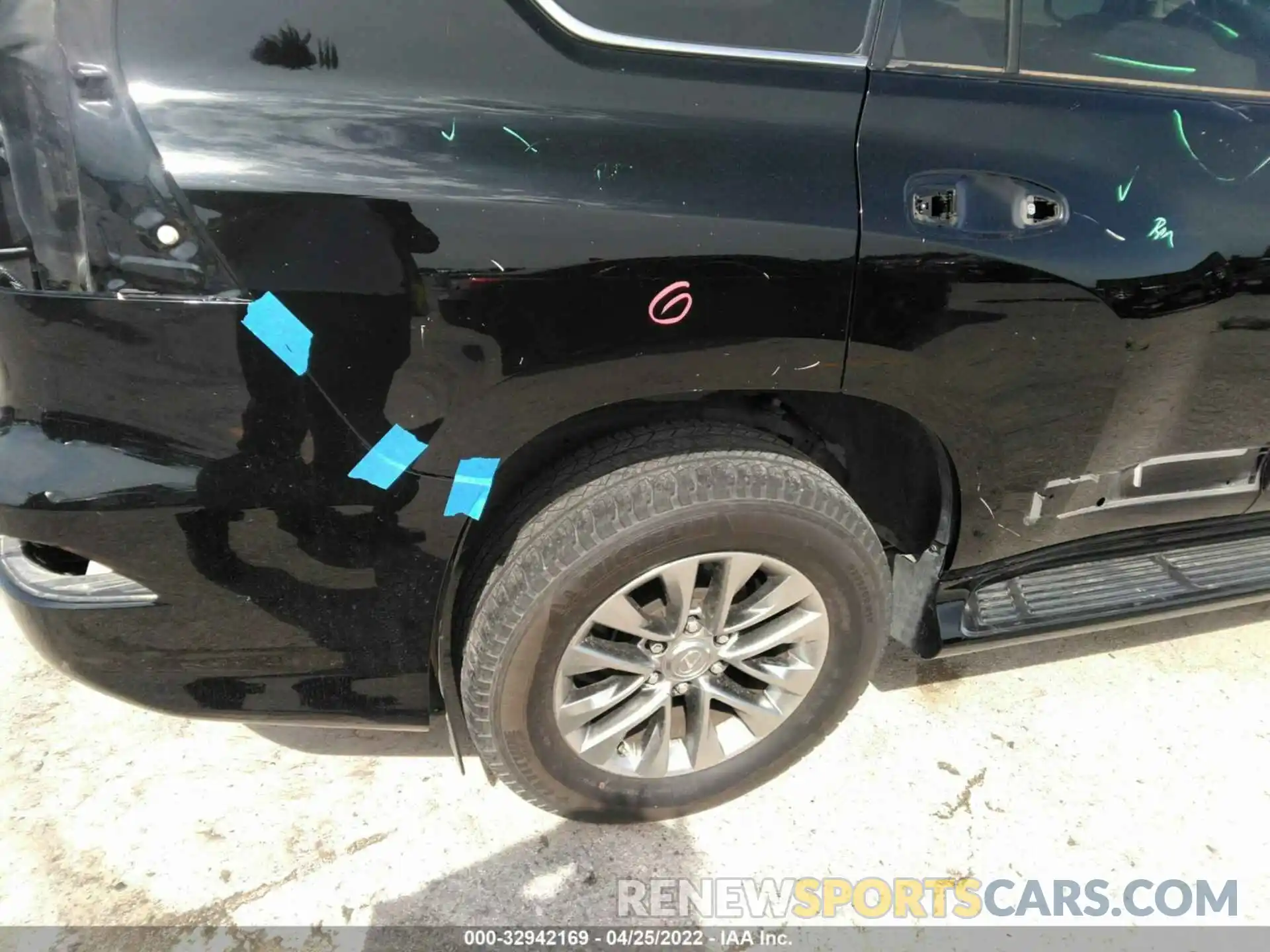 16 Photograph of a damaged car JTJJM7FX9K5220021 LEXUS GX 2019