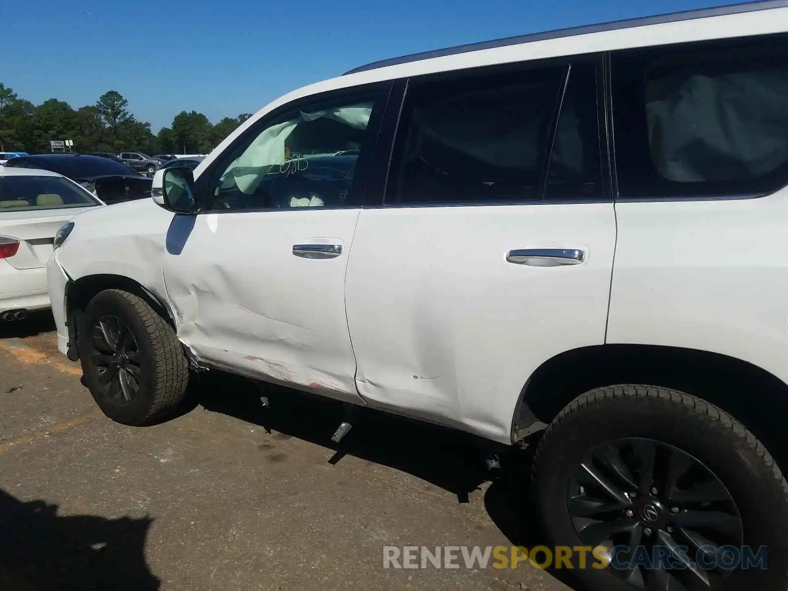 9 Photograph of a damaged car JTJAM7BX1L5243932 LEXUS GX 2020