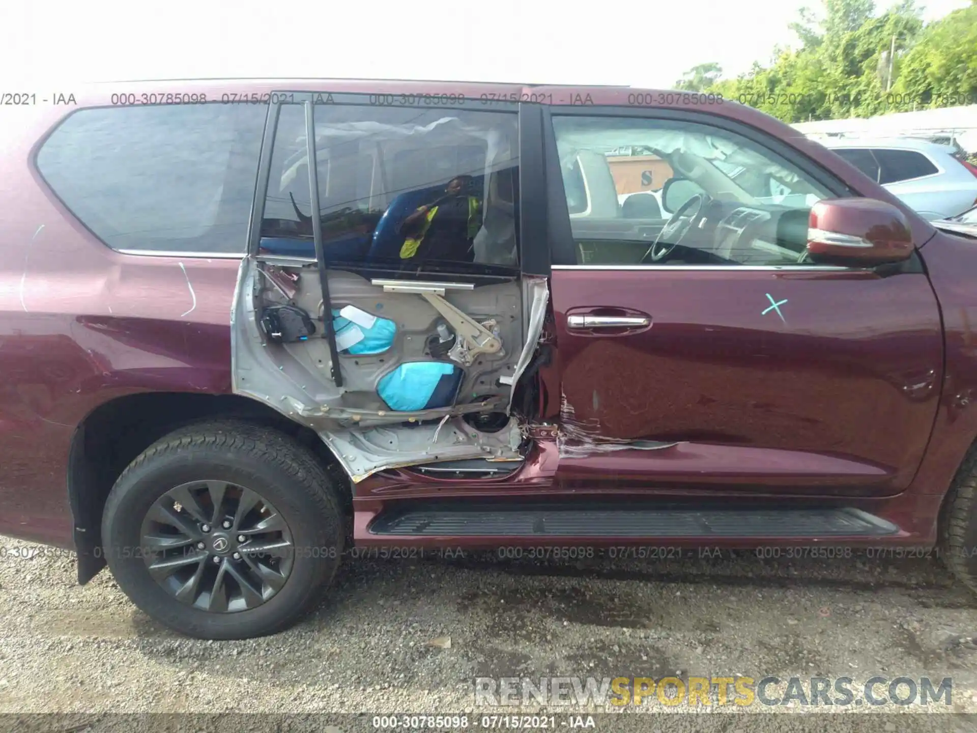 6 Photograph of a damaged car JTJAM7BX3L5245780 LEXUS GX 2020