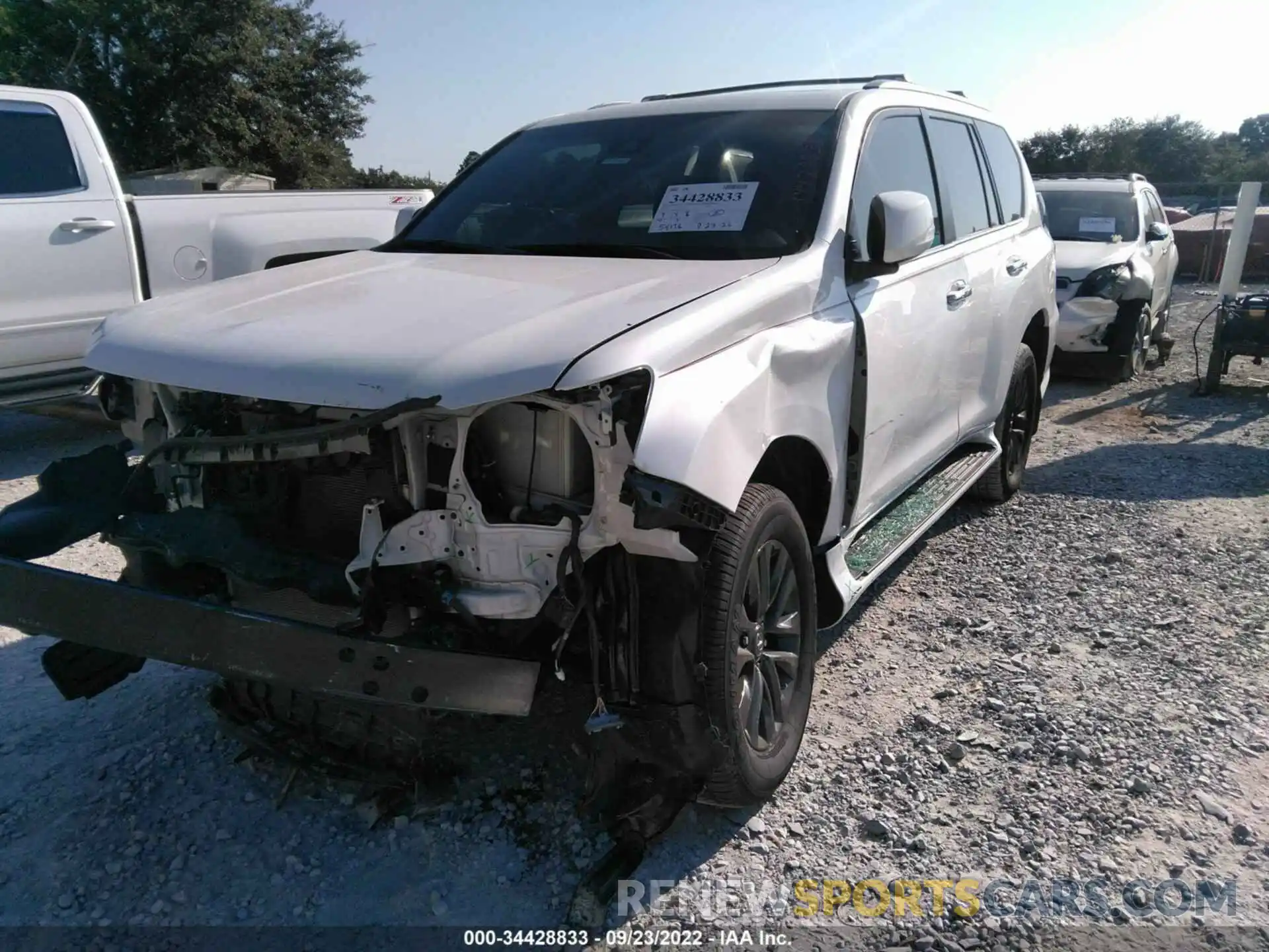 2 Photograph of a damaged car JTJAM7BX4L5249739 LEXUS GX 2020