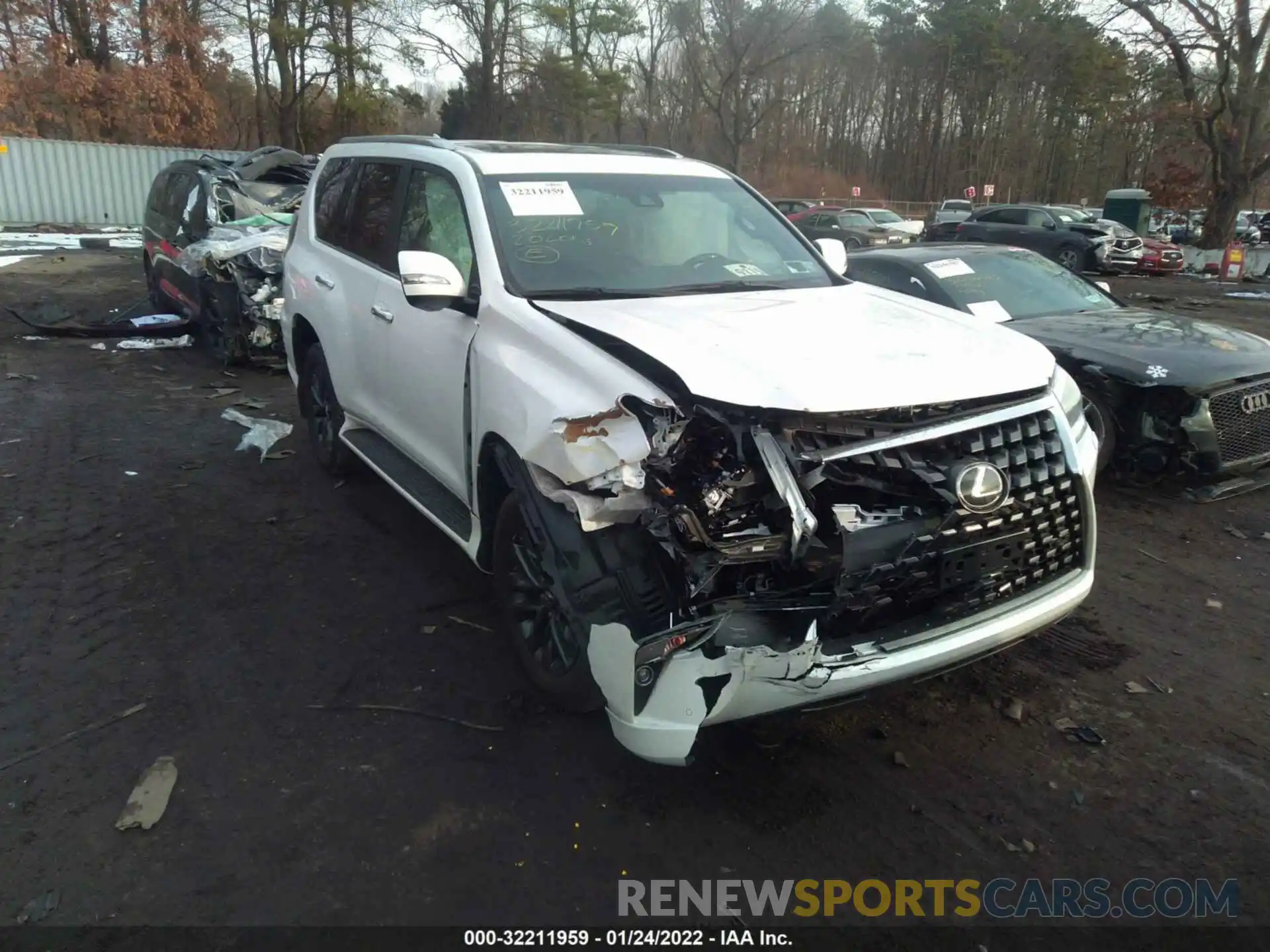 1 Photograph of a damaged car JTJAM7BX8L5251428 LEXUS GX 2020