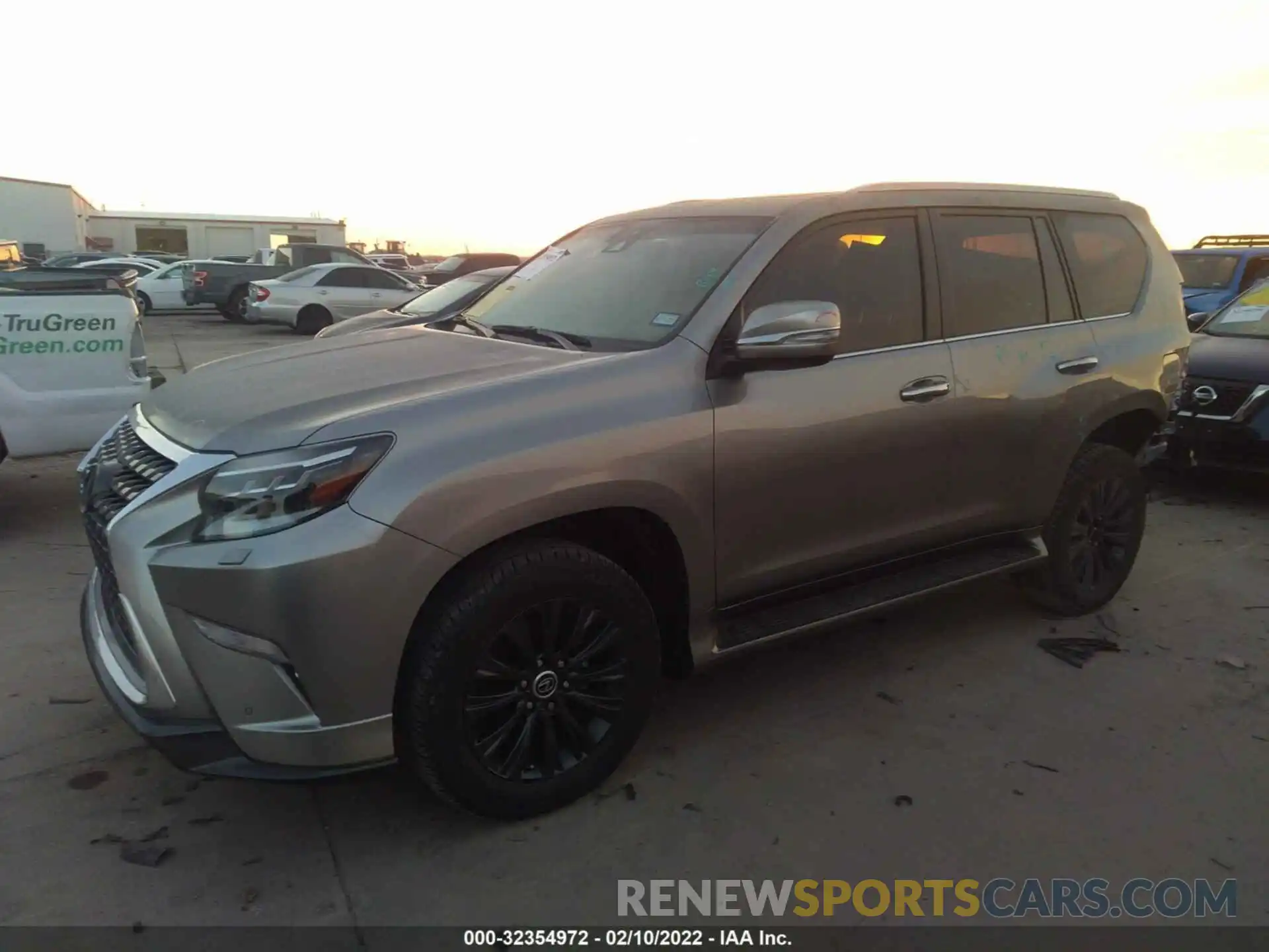 2 Фотография поврежденного автомобиля JTJAM7BX8L5260940 LEXUS GX 2020