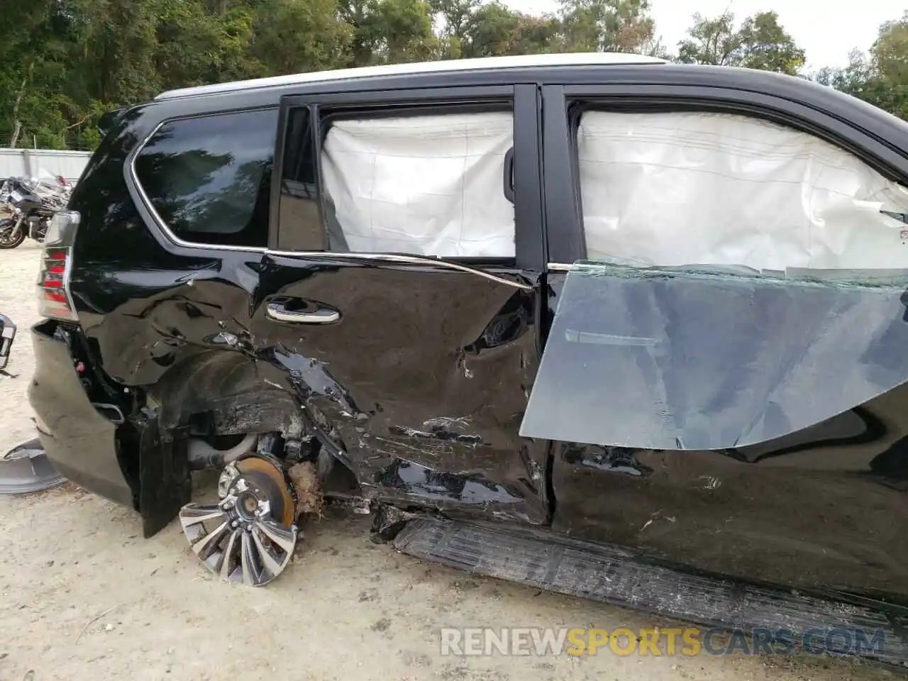 9 Photograph of a damaged car JTJGM7BX3N5305182 LEXUS GX 2022