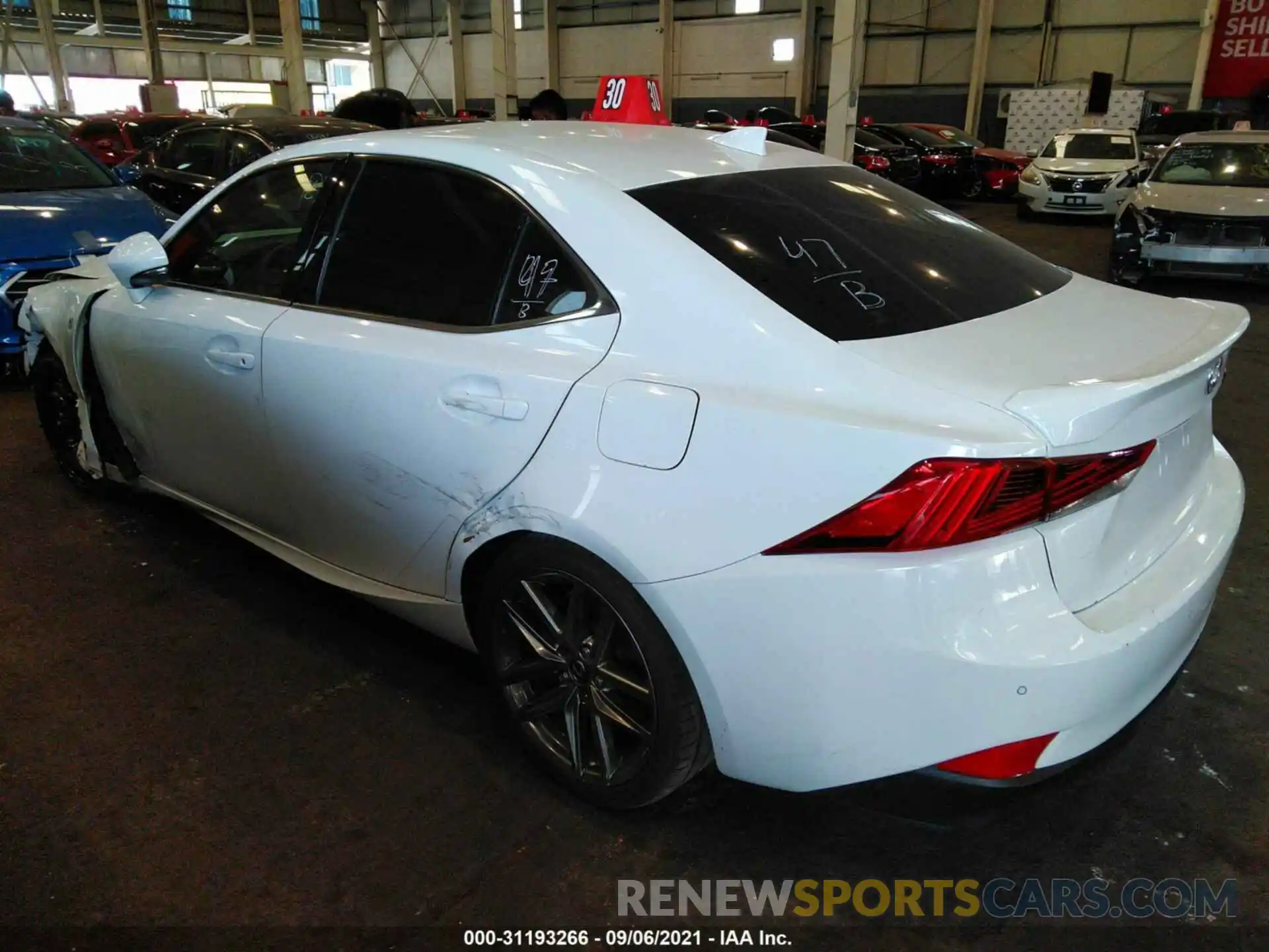 3 Фотография поврежденного автомобиля 000BA1D2XK5094061 LEXUS IS 2019