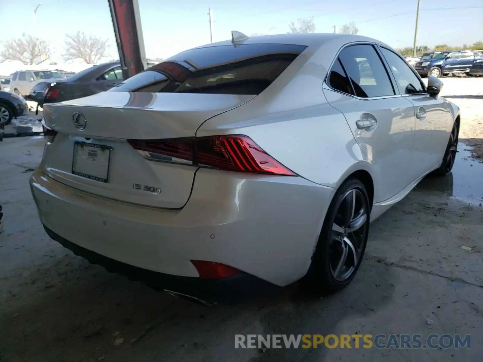 4 Фотография поврежденного автомобиля JTHBA1D20K5088284 LEXUS IS 2019