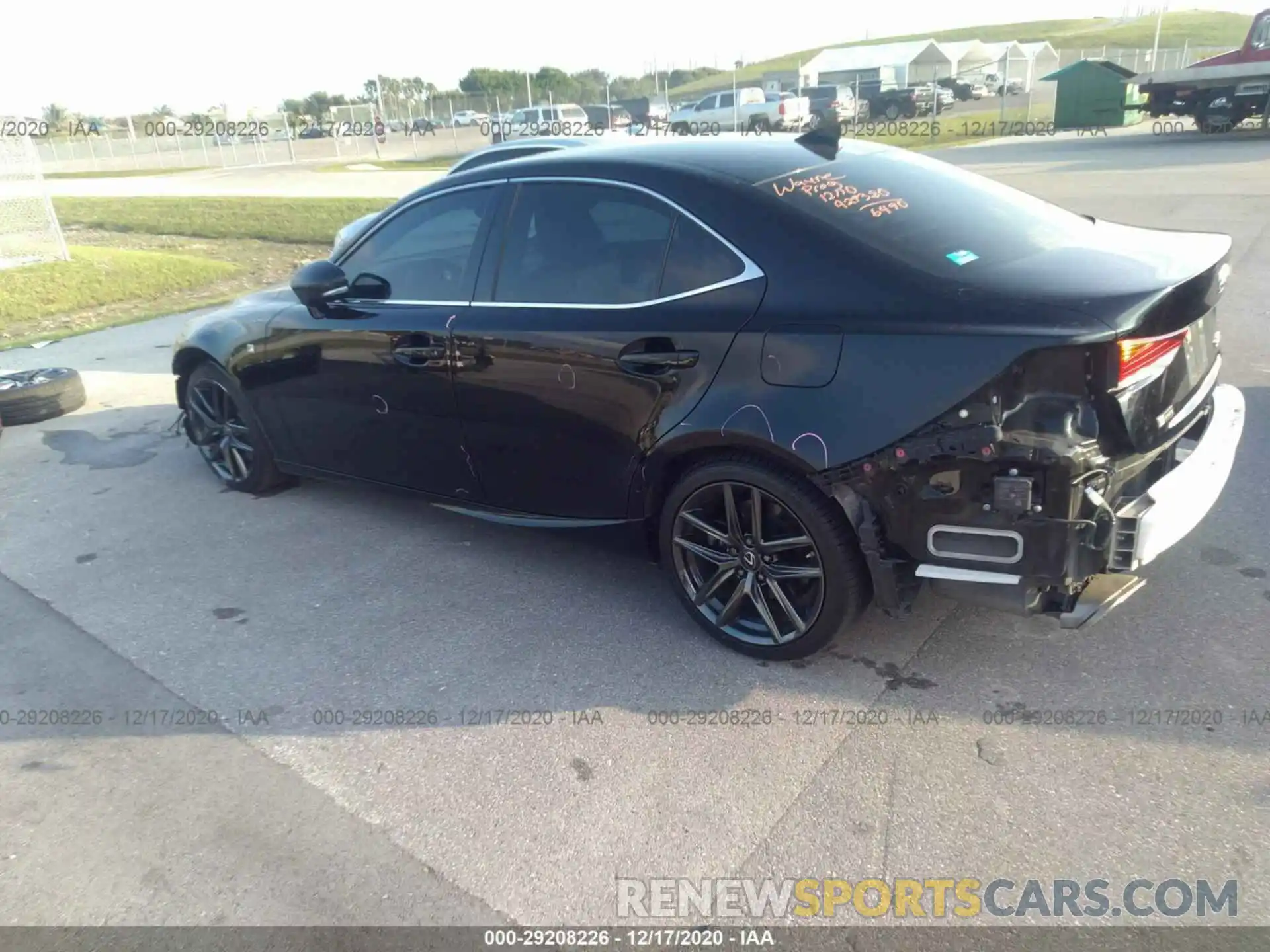 3 Фотография поврежденного автомобиля JTHBA1D22K5096192 LEXUS IS 2019