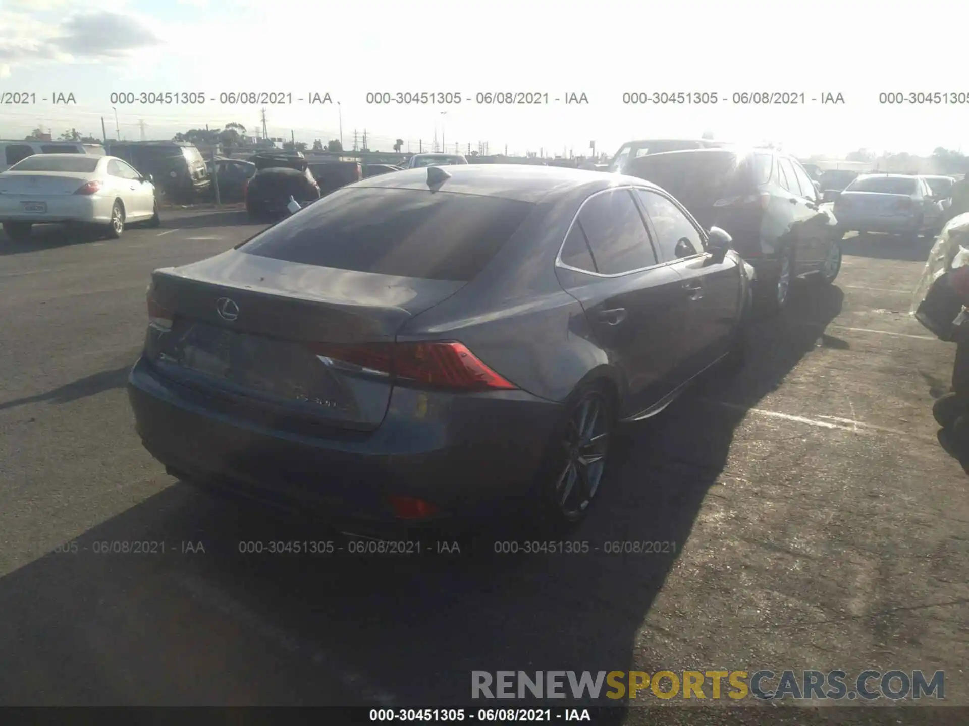 4 Фотография поврежденного автомобиля JTHBA1D23K5099621 LEXUS IS 2019