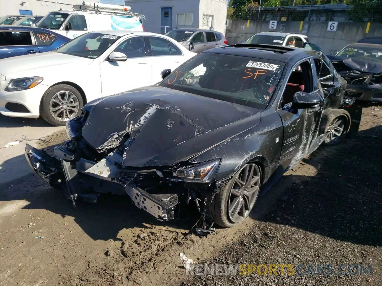 2 Фотография поврежденного автомобиля JTHBA1D23K5100198 LEXUS IS 2019