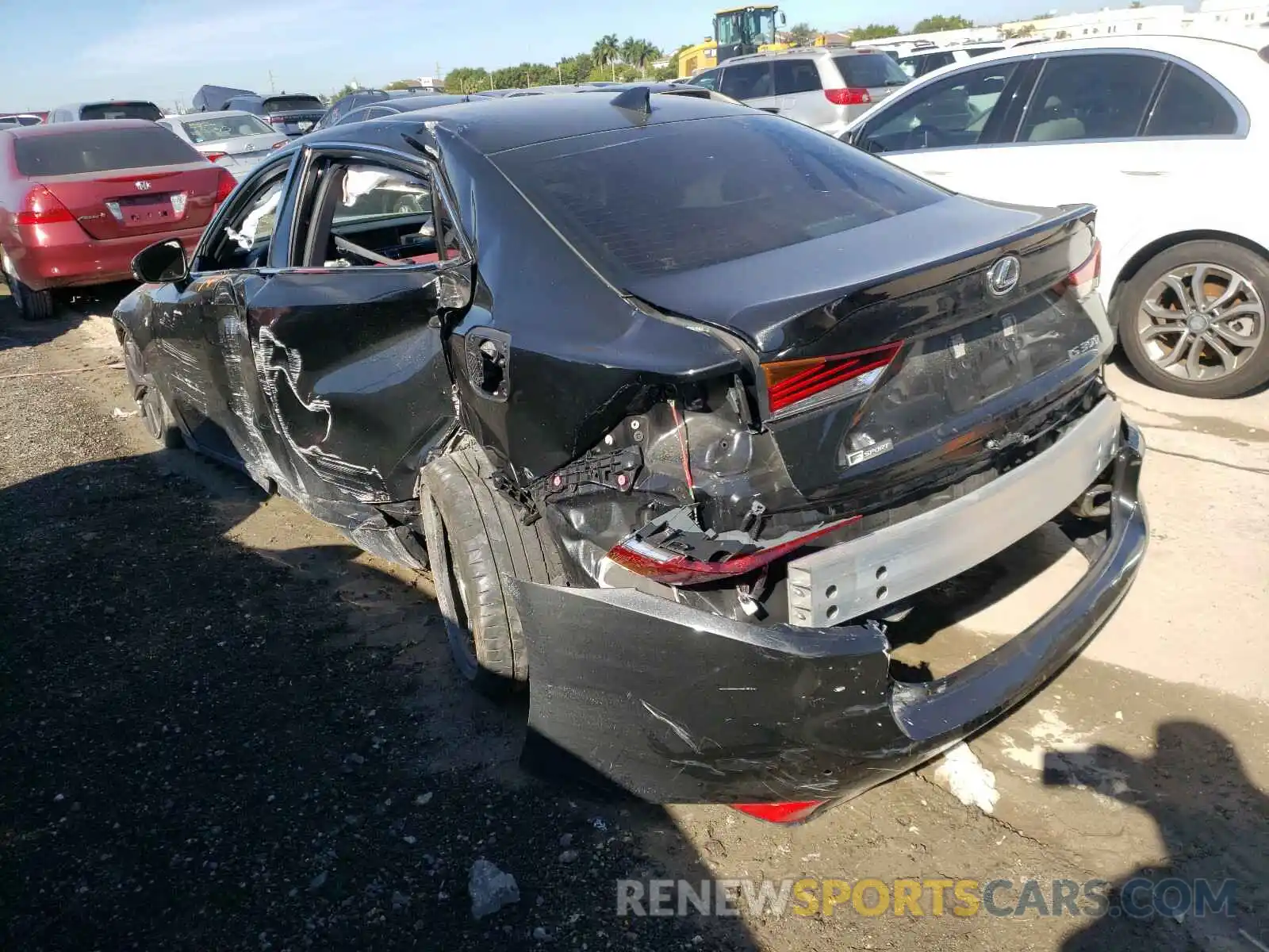 3 Фотография поврежденного автомобиля JTHBA1D23K5100198 LEXUS IS 2019