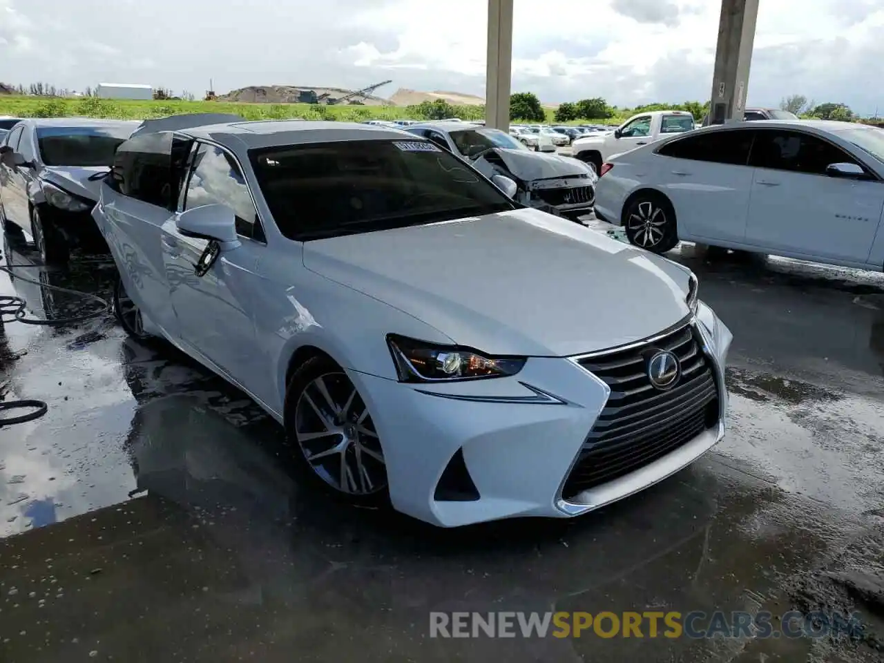 1 Фотография поврежденного автомобиля JTHBA1D24K5092659 LEXUS IS 2019