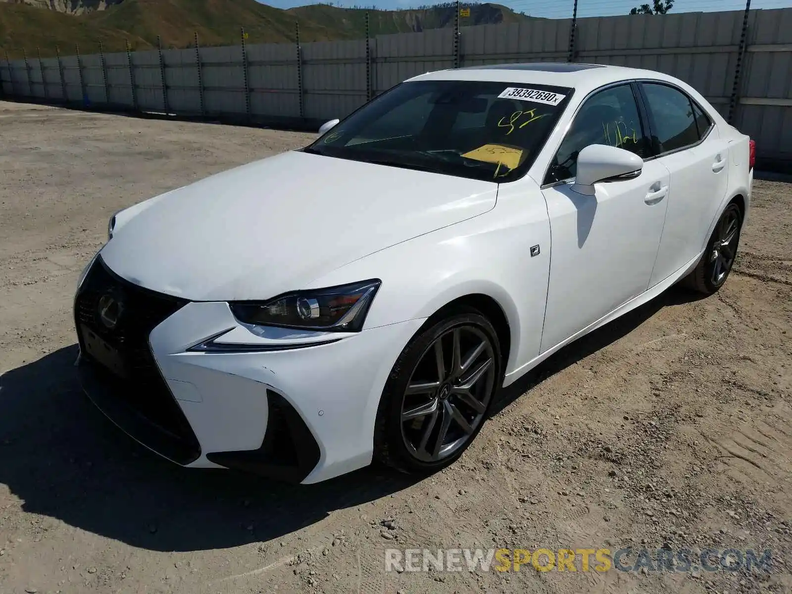 2 Фотография поврежденного автомобиля JTHBA1D24K5097392 LEXUS IS 2019