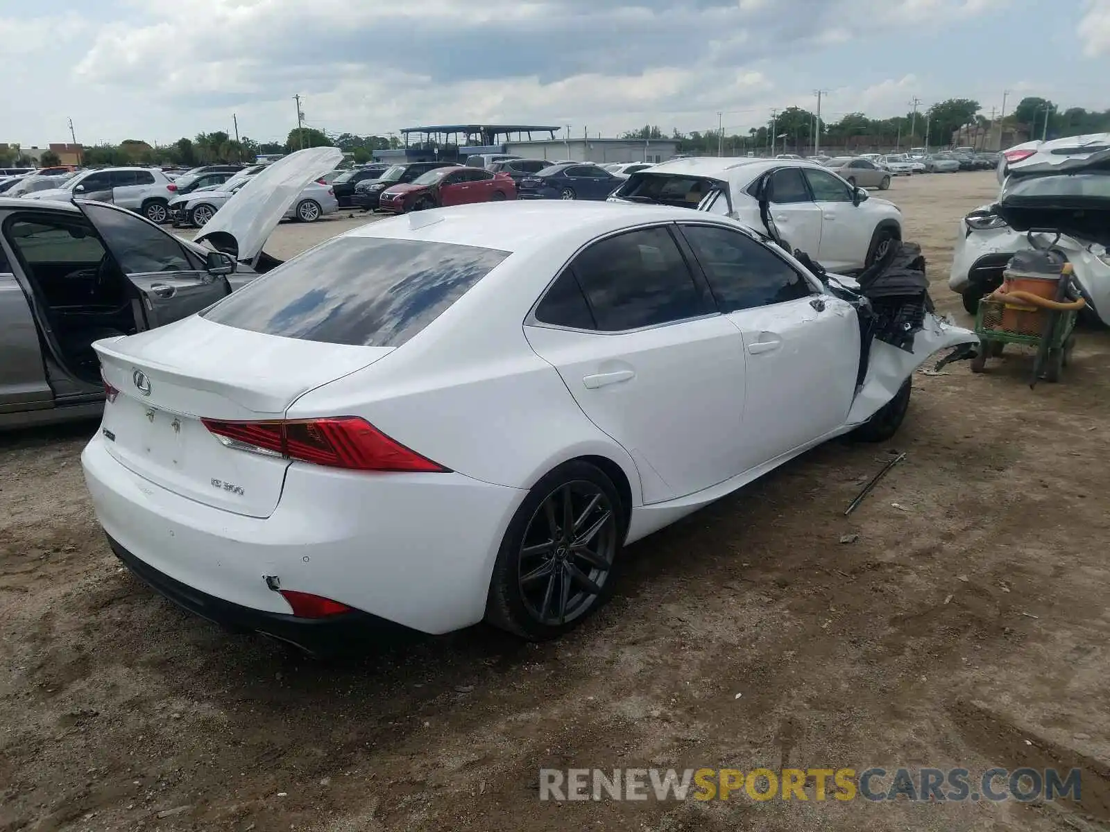 4 Фотография поврежденного автомобиля JTHBA1D25K5092668 LEXUS IS 2019