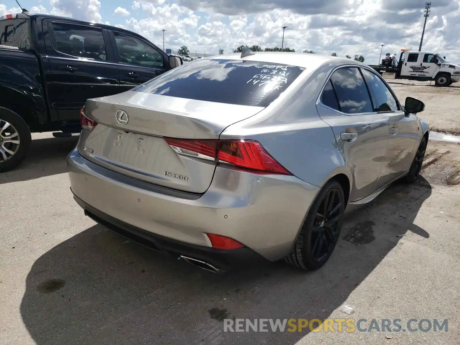 4 Фотография поврежденного автомобиля JTHBA1D26K5092811 LEXUS IS 2019