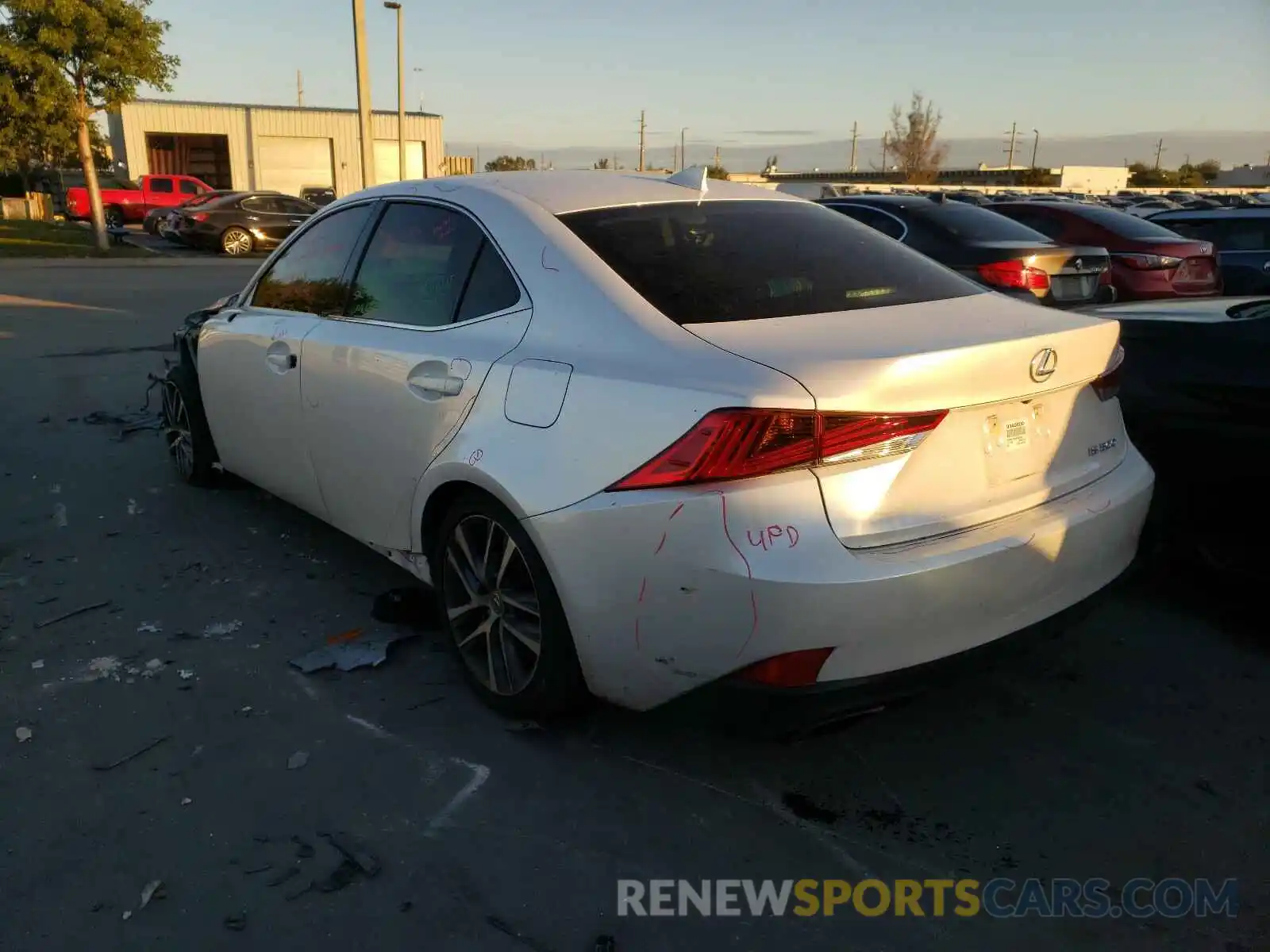 3 Фотография поврежденного автомобиля JTHBA1D26K5093201 LEXUS IS 2019