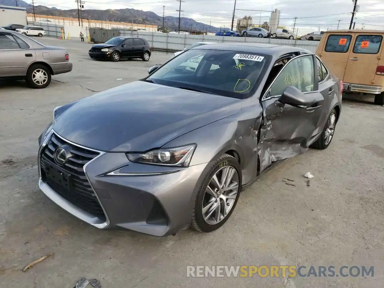 2 Фотография поврежденного автомобиля JTHBA1D26K5095384 LEXUS IS 2019