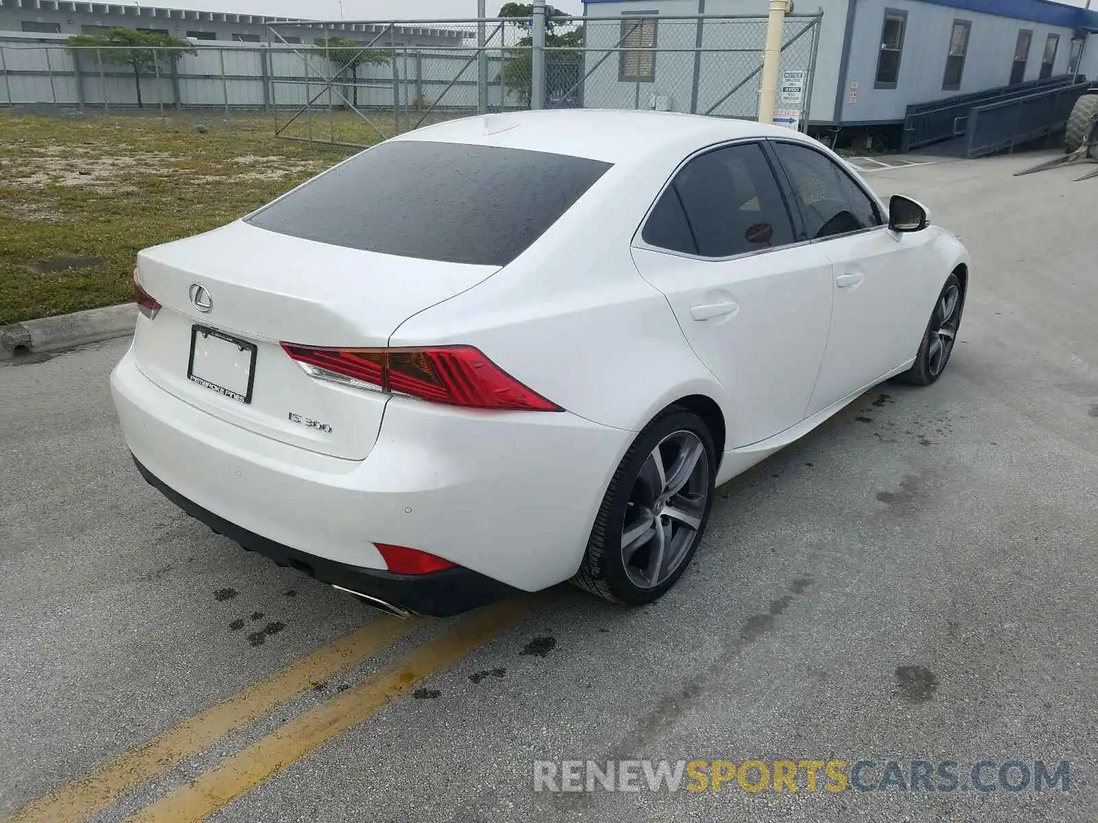 4 Фотография поврежденного автомобиля JTHBA1D27K5098276 LEXUS IS 2019