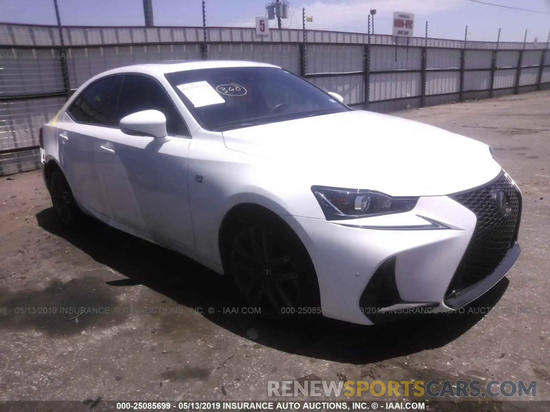 1 Фотография поврежденного автомобиля JTHBA1D28K5085584 LEXUS IS 2019