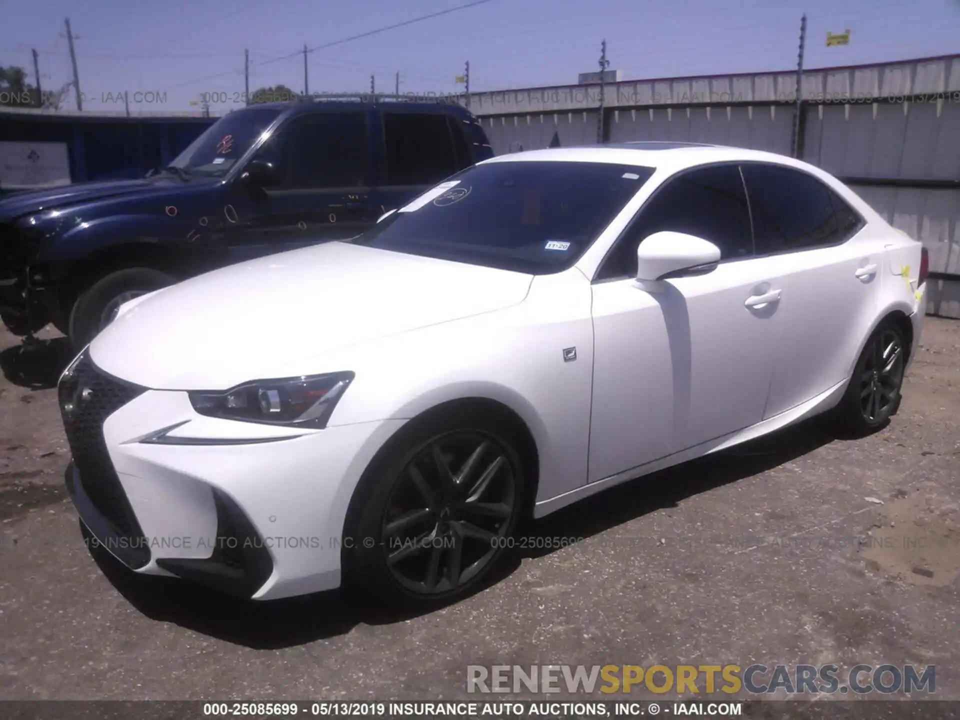 2 Фотография поврежденного автомобиля JTHBA1D28K5085584 LEXUS IS 2019