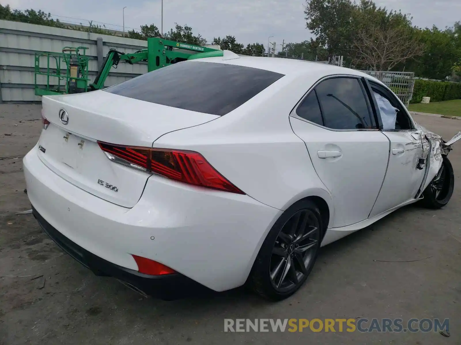 4 Фотография поврежденного автомобиля JTHBA1D28K5097587 LEXUS IS 2019