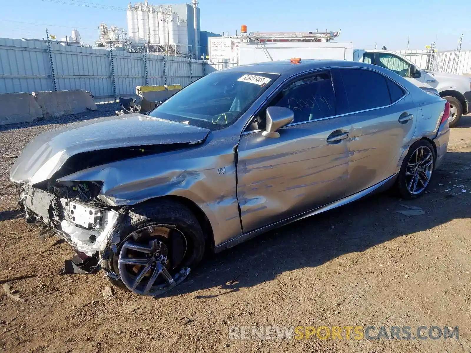 2 Фотография поврежденного автомобиля JTHC81D22K5035697 LEXUS IS 2019