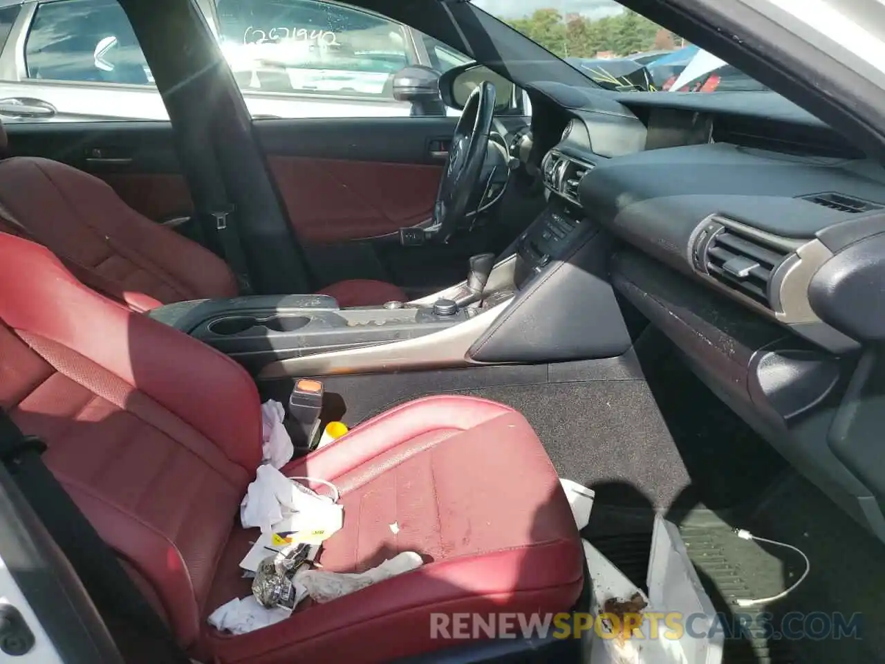 5 Photograph of a damaged car JTHC81D22K5040110 LEXUS IS 2019