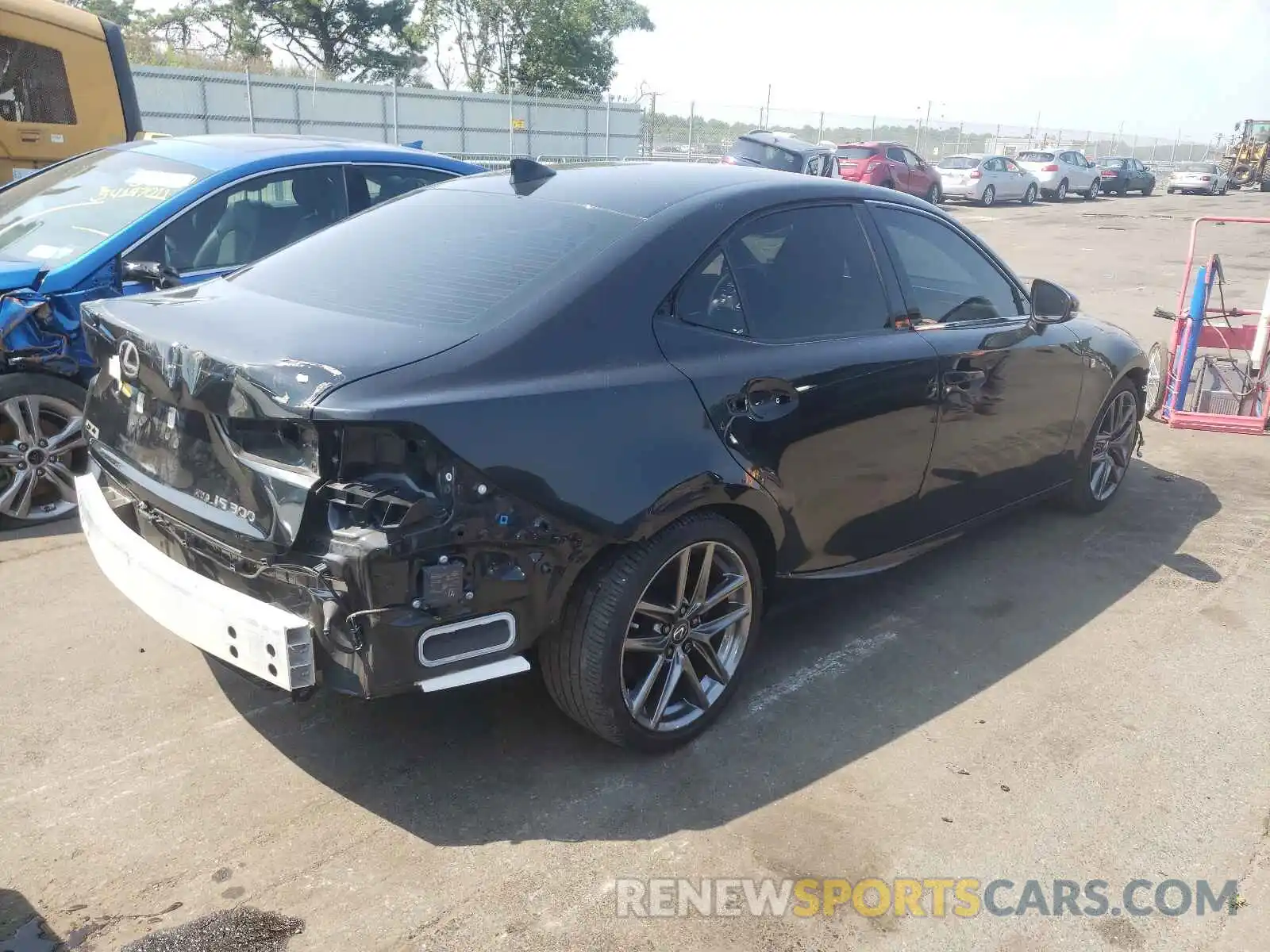 4 Фотография поврежденного автомобиля JTHC81D23K5035014 LEXUS IS 2019