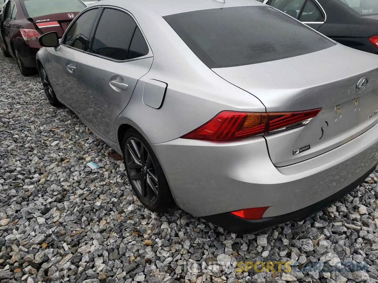 3 Фотография поврежденного автомобиля JTHC81D25K5035211 LEXUS IS 2019